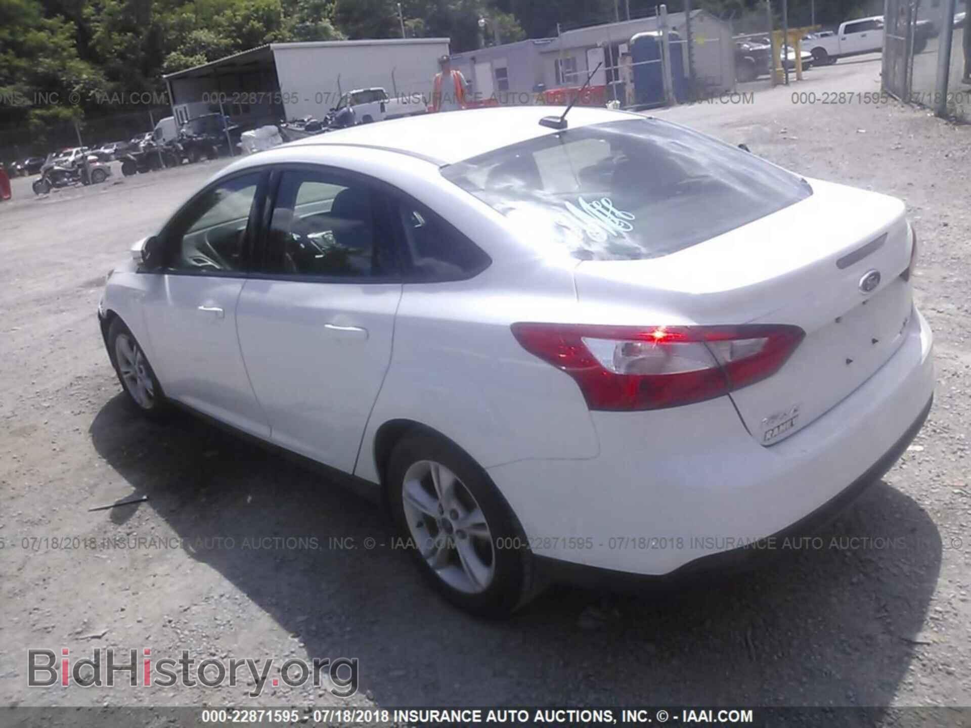 2014 Ford Focus - VIN: 1FADP3F28EL411987 - Photo 3