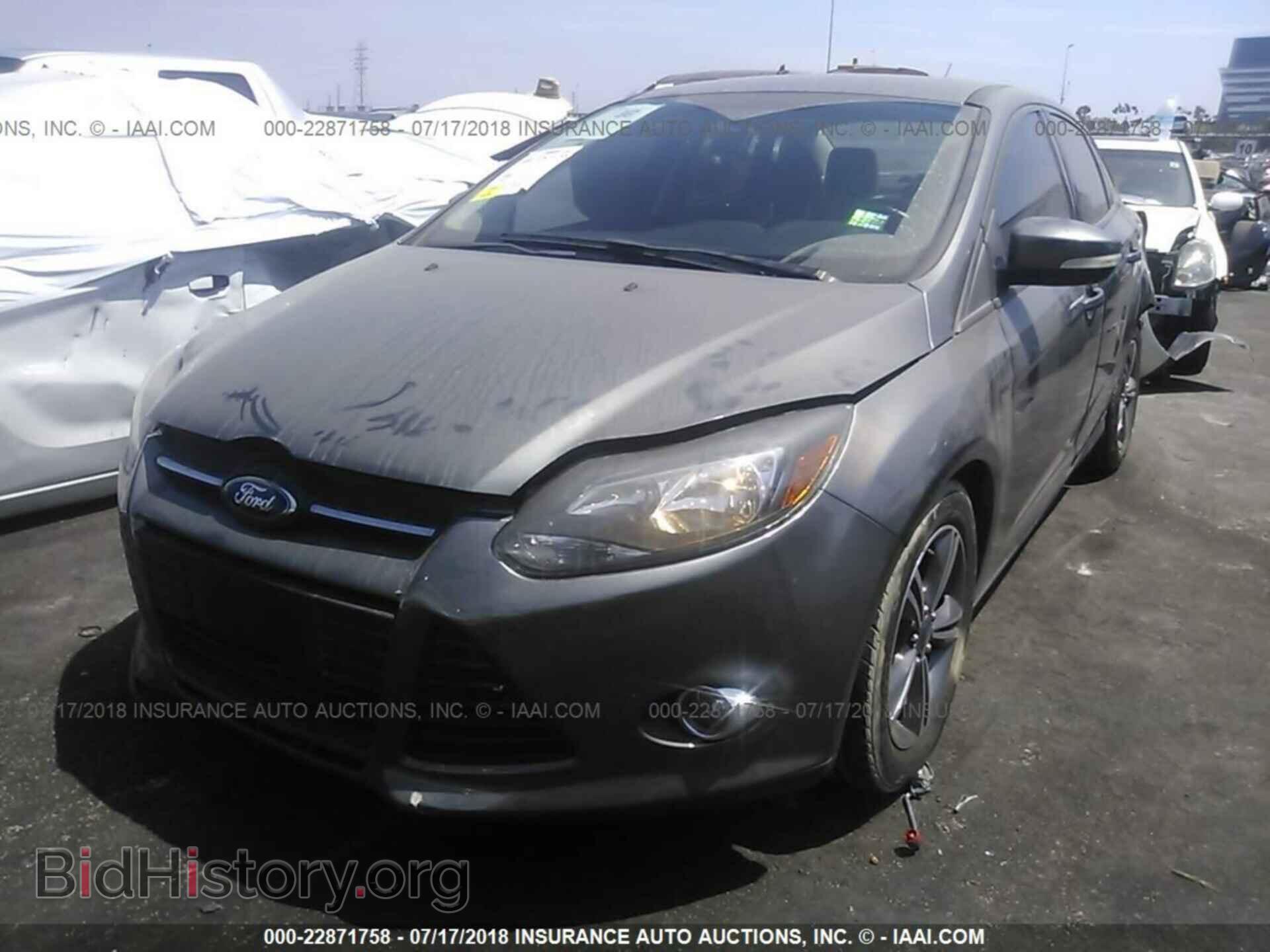 2014 Ford Focus - VIN: 1FADP3F27EL247633 - Фото 2