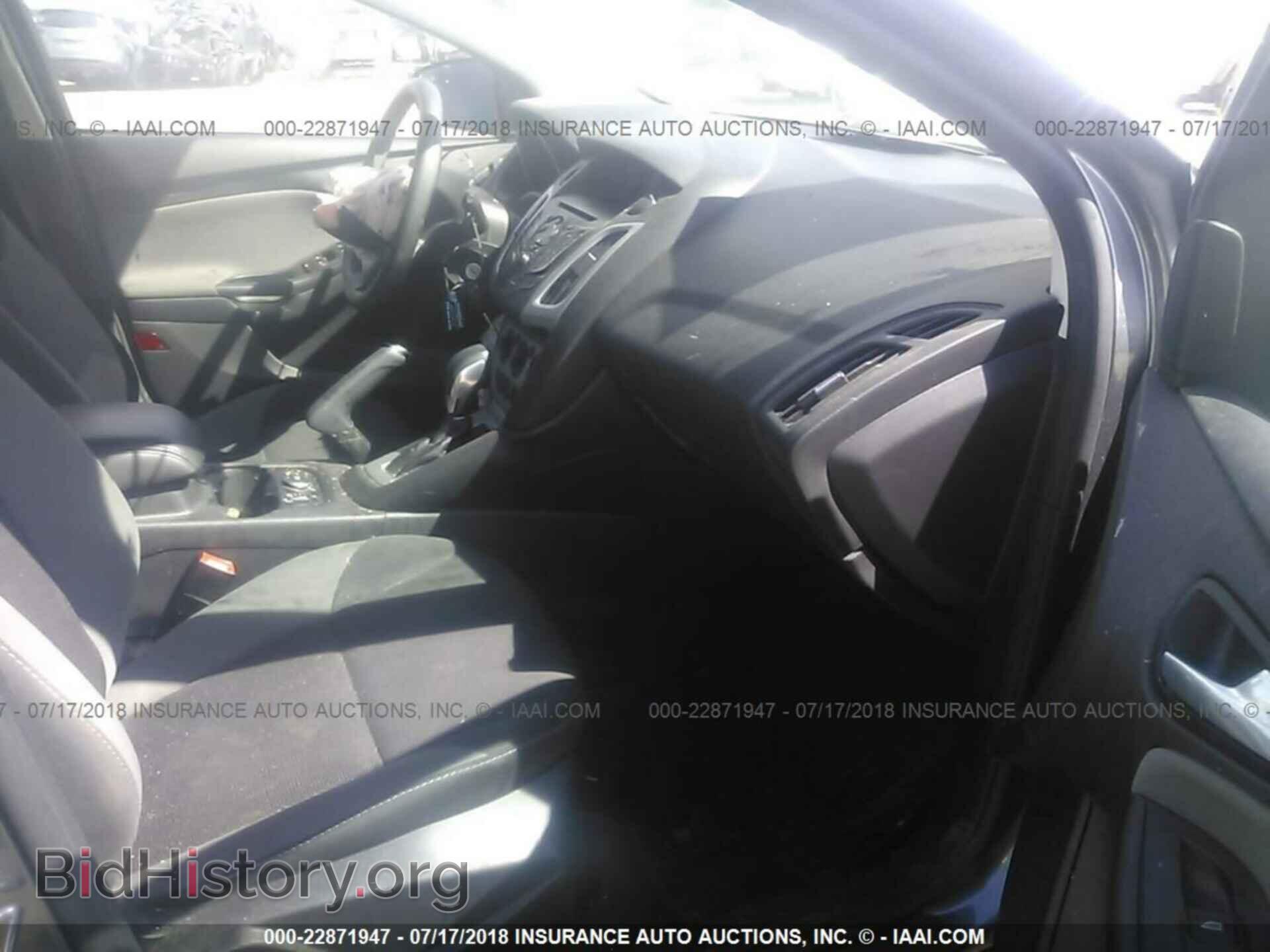 2014 Ford Focus - VIN: 1FADP3K21EL354022 - Photo 5