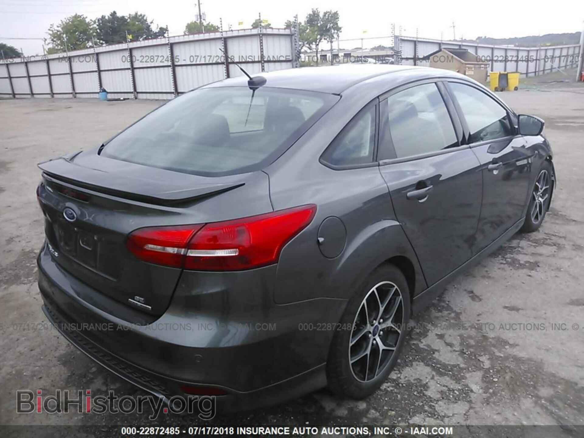 2015 Ford Focus - VIN: 1FADP3F29FL219737 - Photo 4