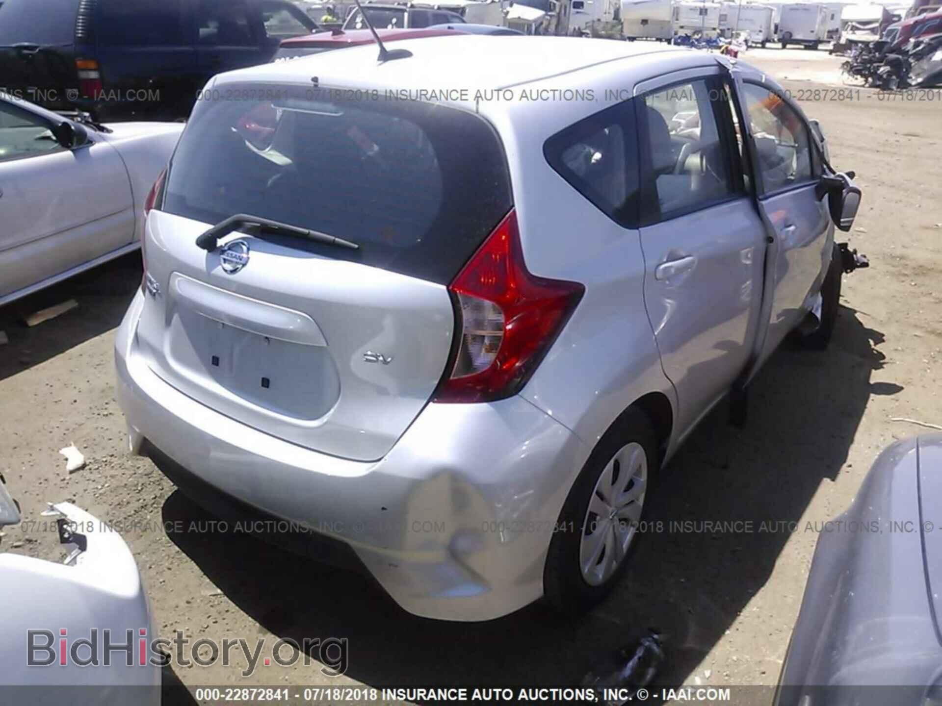 2017 Nissan Versa note - VIN: 3N1CE2CP1HL355702 - Photo 4