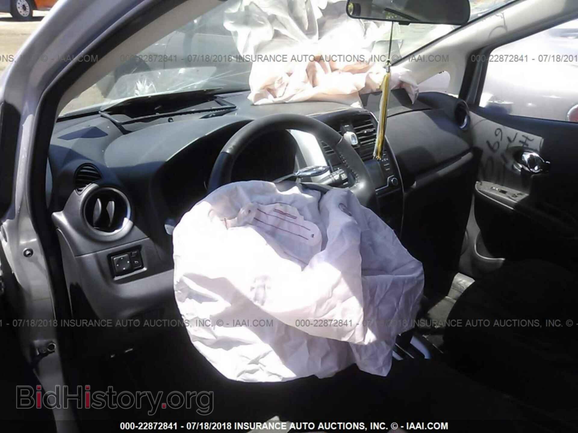 2017 Nissan Versa note - VIN: 3N1CE2CP1HL355702 - Photo 5