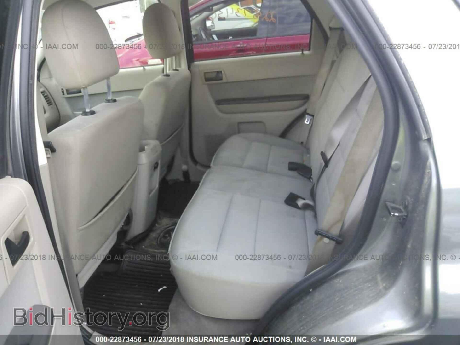 2011 Ford Escape - VIN: 1FMCU9D73BKA62430 - Photo 8