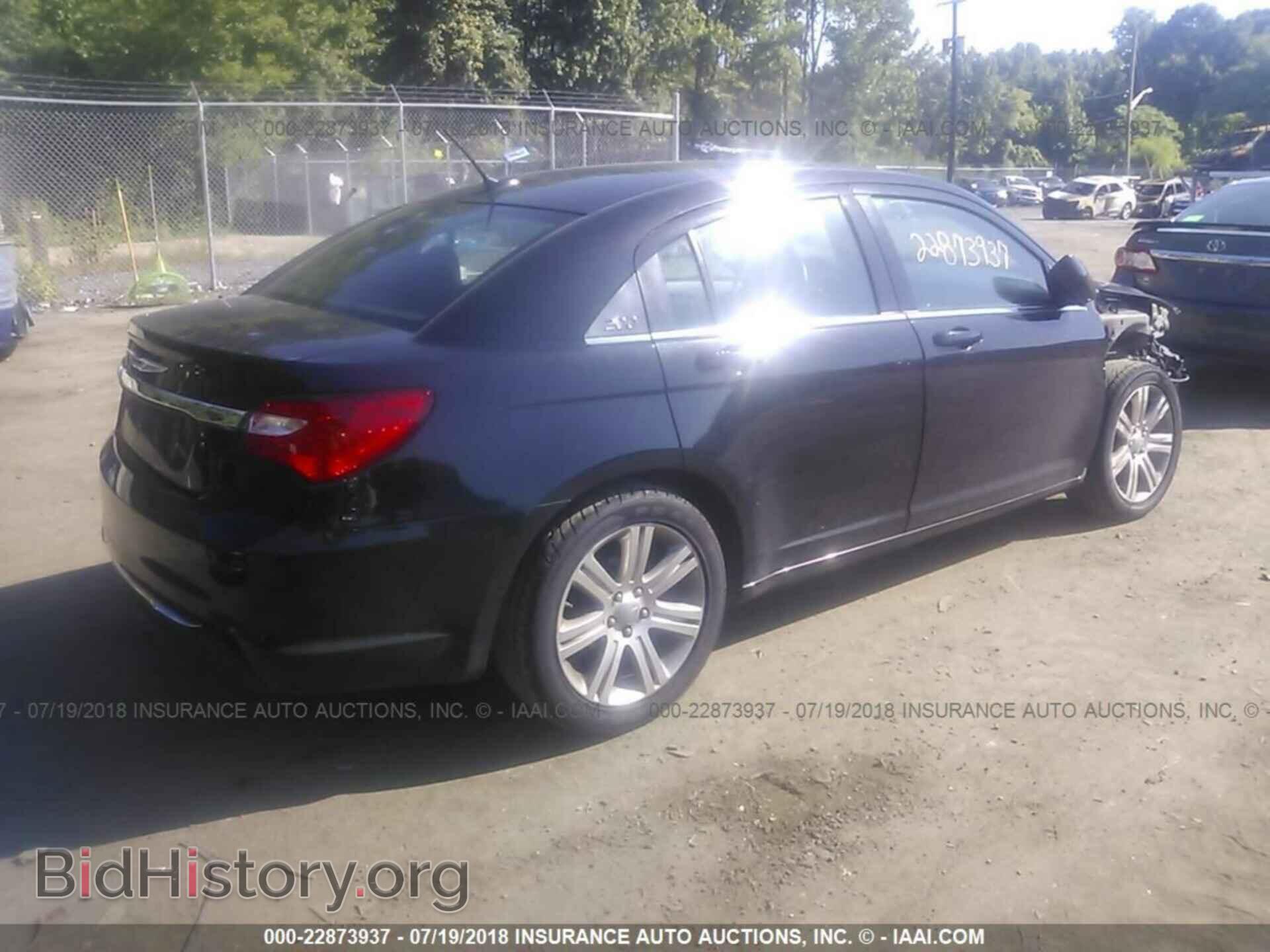 2013 Chrysler 200 - VIN: 1C3CCBAB3DN763398 - Фото 4
