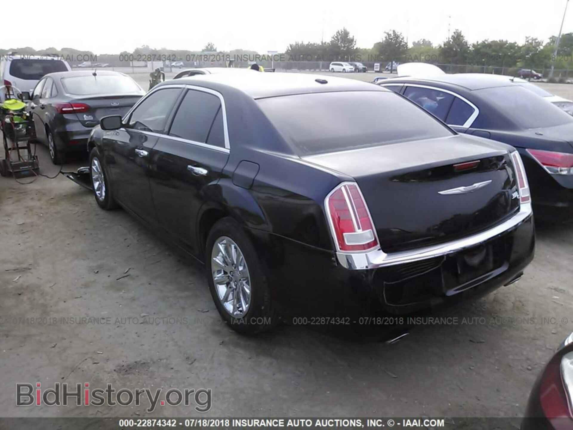 2014 Chrysler 300c - VIN: 2C3CCAET6EH109082 - Фото 3