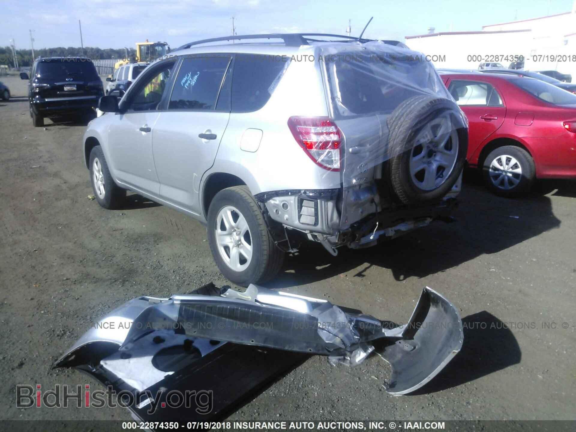 2011 Toyota Rav4 - VIN: 2T3BF4DV8BW137027 - Photo 3