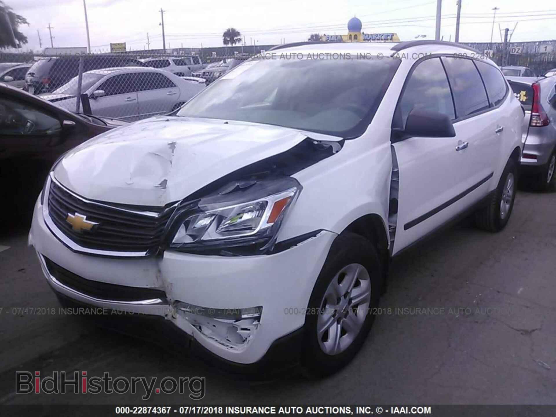 2017 Chevrolet Traverse - VIN: 1GNKRFED8HJ217757 - Фото 2