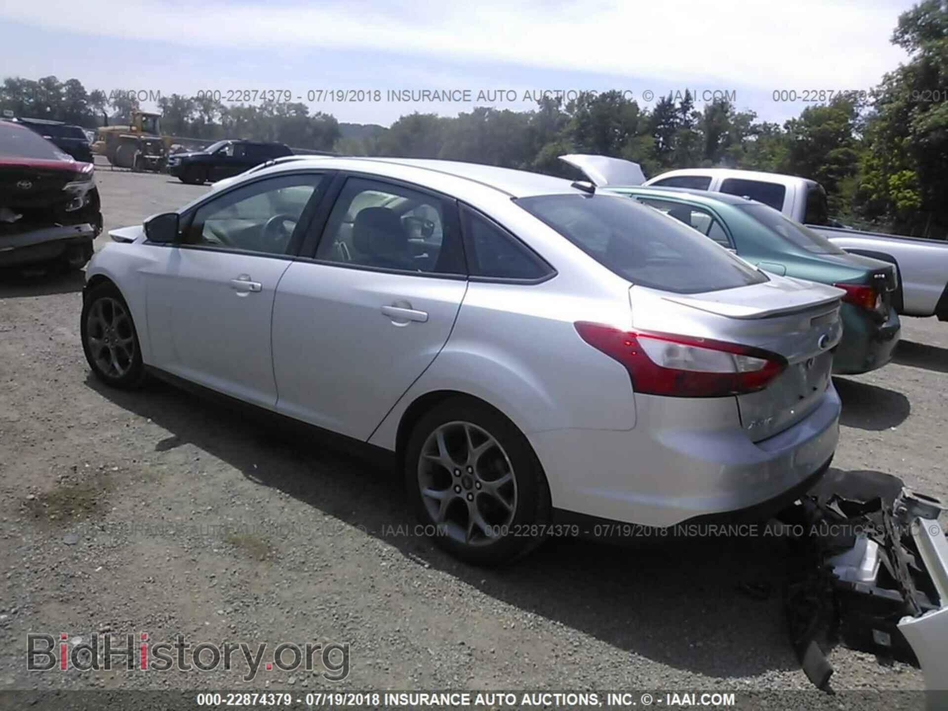 2014 Ford Focus - VIN: 1FADP3F23EL334008 - Photo 3