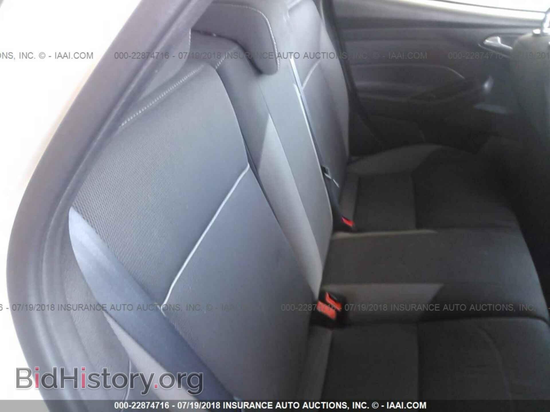 2012 Ford Focus - VIN: 1FAHP3K22CL251724 - Photo 8
