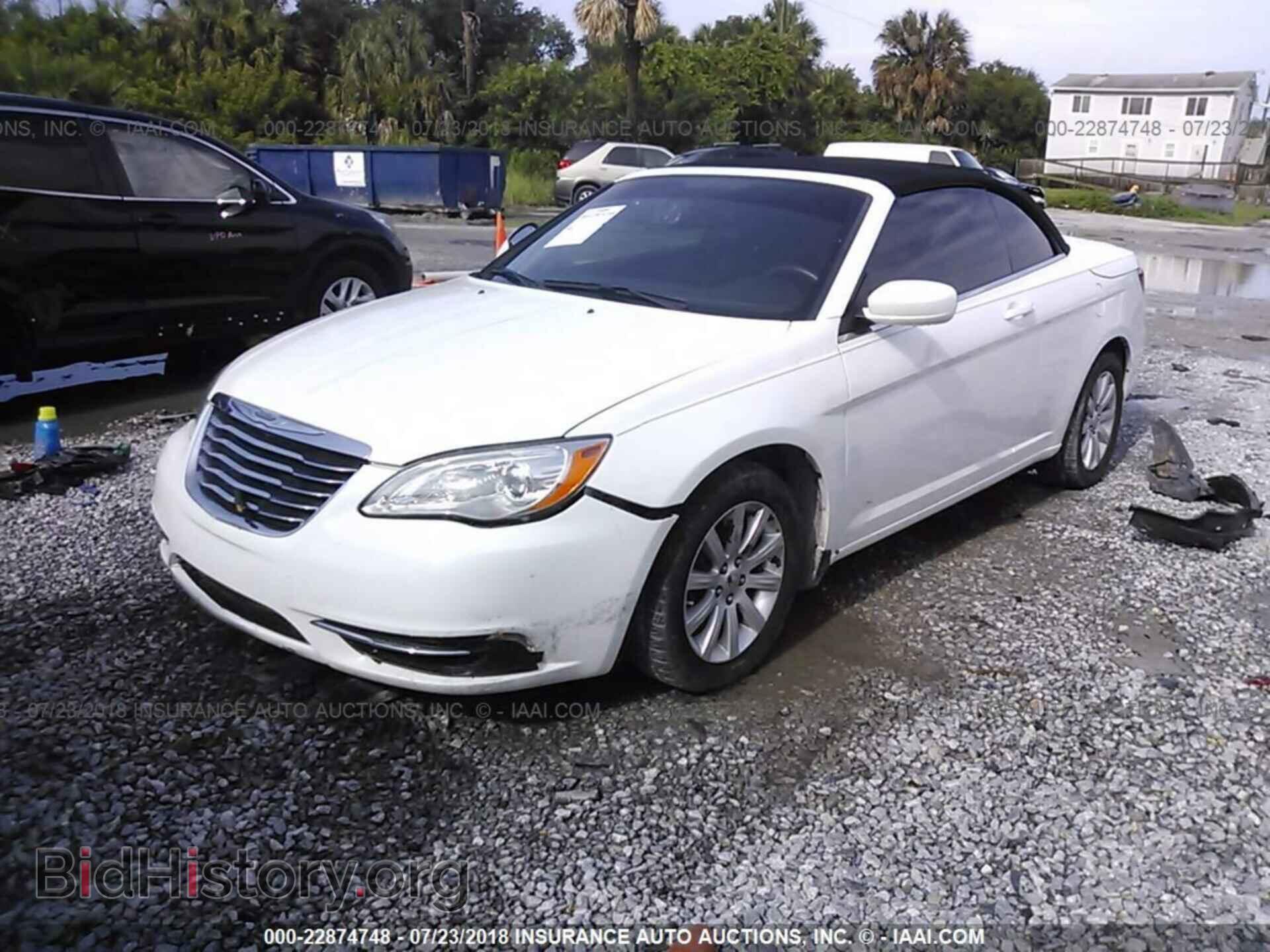 2012 Chrysler 200 - VIN: 1C3BCBEB4CN218590 - Фото 2