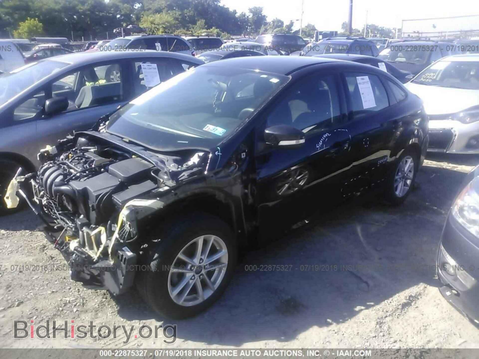 2016 Ford Focus - VIN: 1FADP3F2XGL240727 - Photo 2