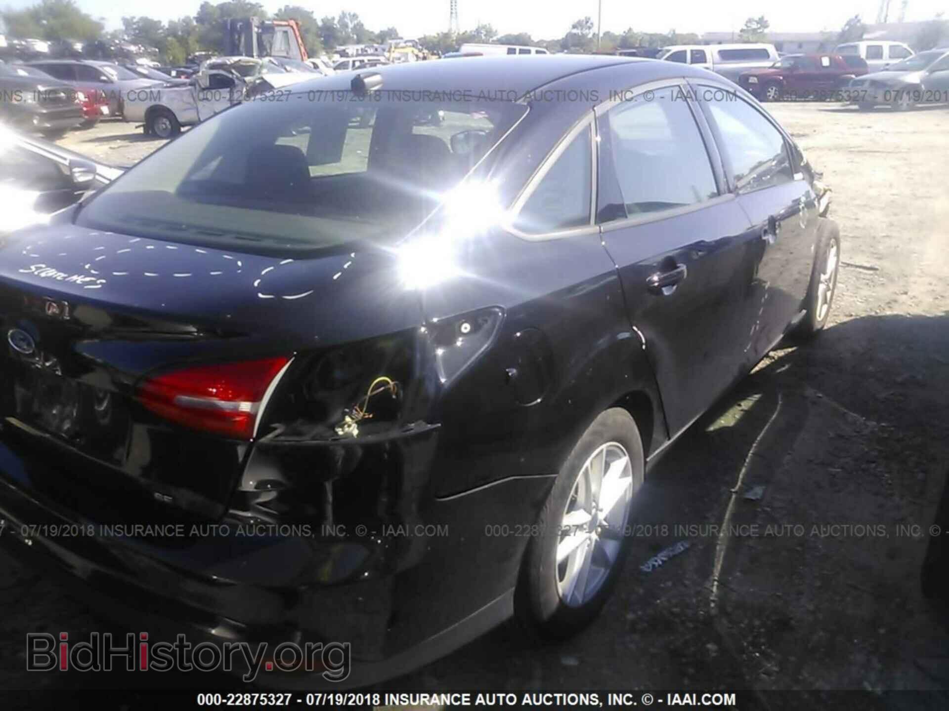 2016 Ford Focus - VIN: 1FADP3F2XGL240727 - Photo 4