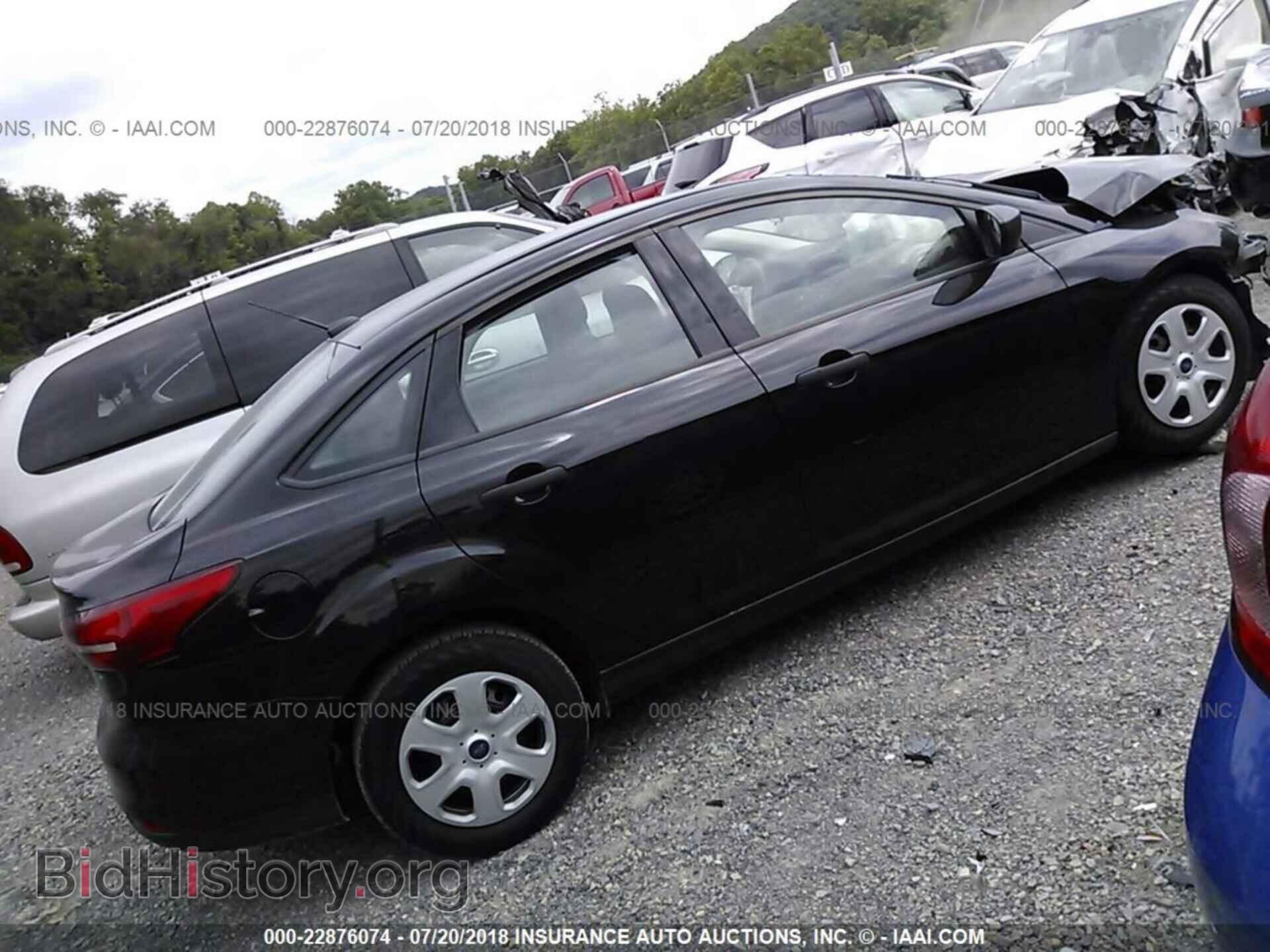 2017 Ford Focus - VIN: 1FADP3E28HL312558 - Photo 4