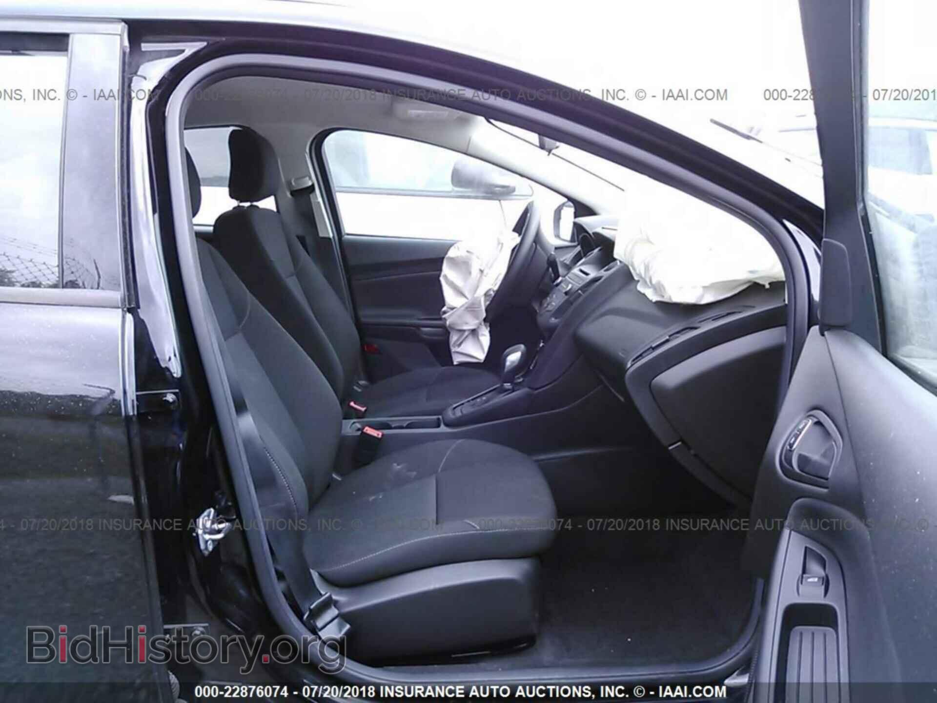 2017 Ford Focus - VIN: 1FADP3E28HL312558 - Photo 5