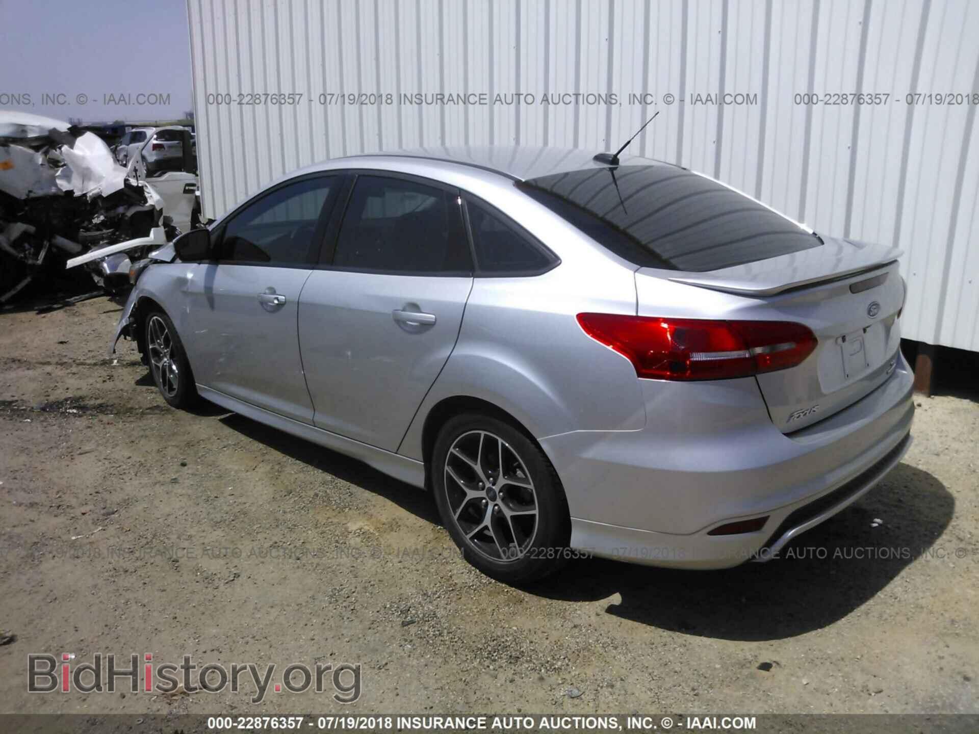 2016 Ford Focus - VIN: 1FADP3F22GL220777 - Фото 3