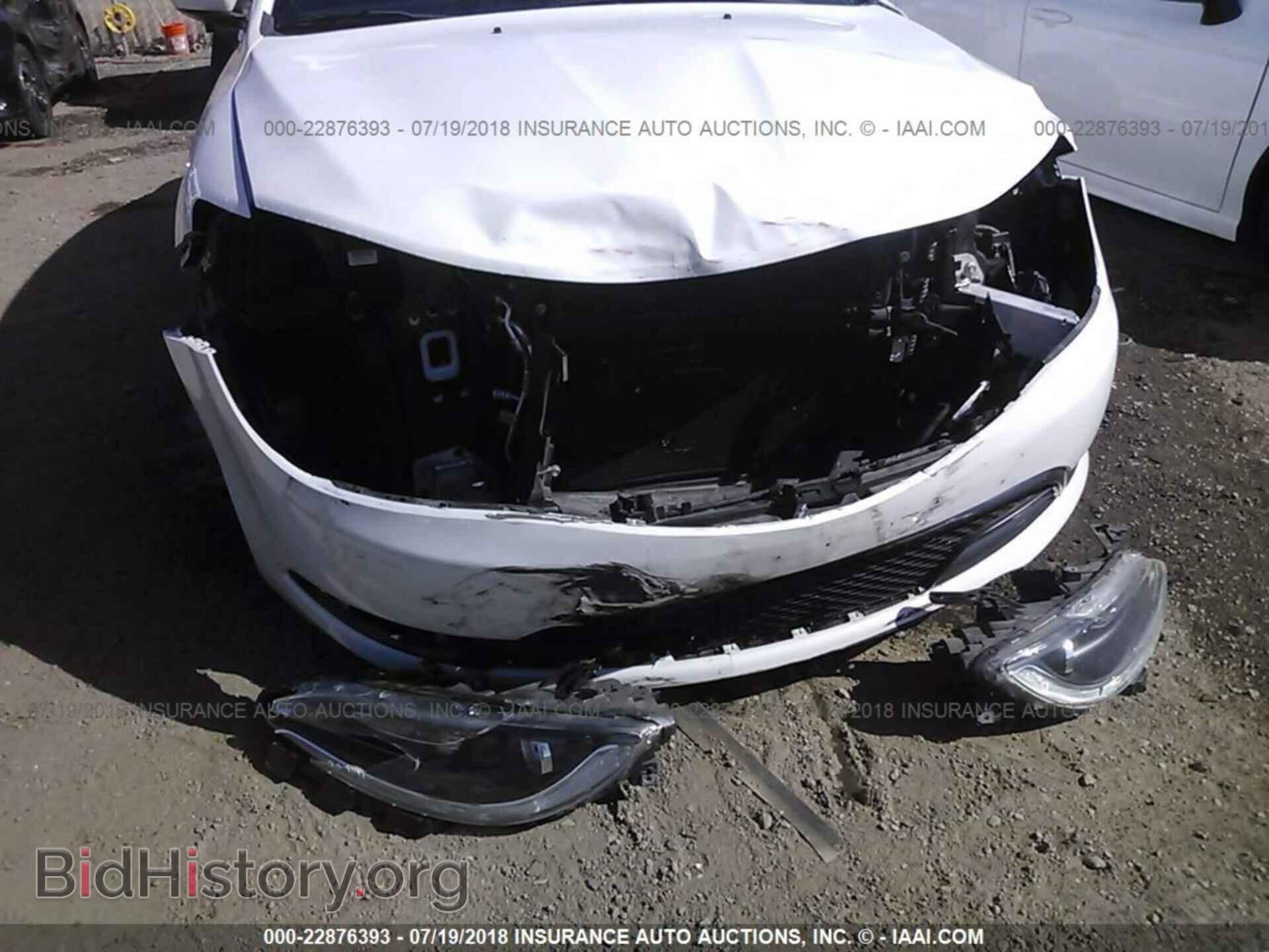 2015 Chrysler 200 - VIN: 1C3CCCDG6FN684372 - Photo 6