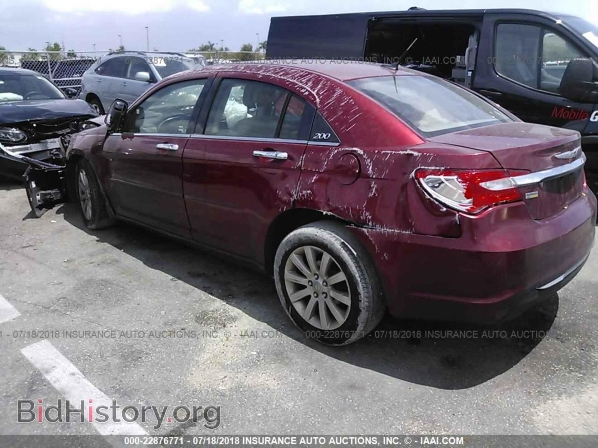 2014 Chrysler 200 - VIN: 1C3CCBCG2EN156998 - Photo 3