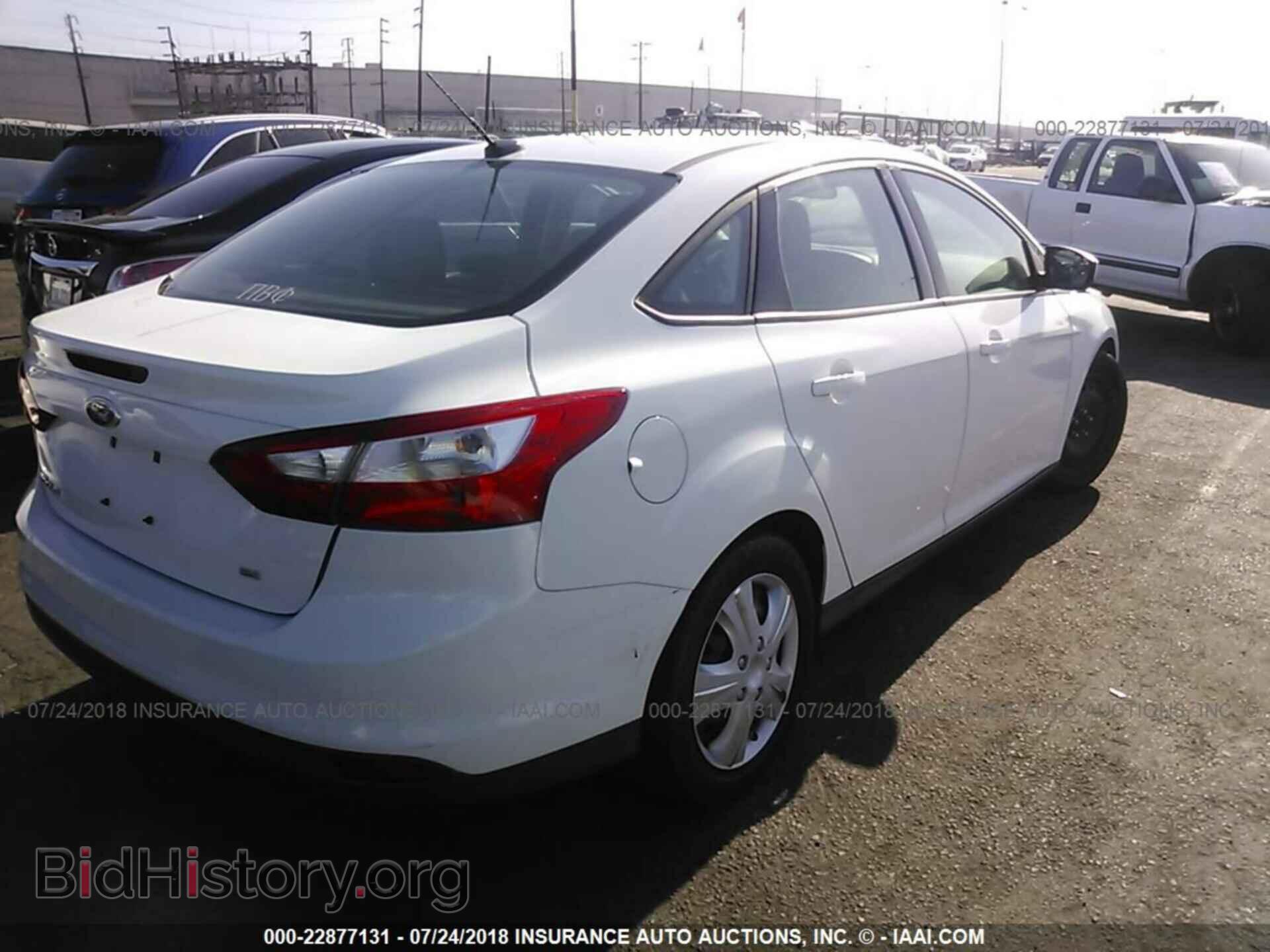 2012 Ford Focus - VIN: 1FAHP3F25CL141597 - Photo 4