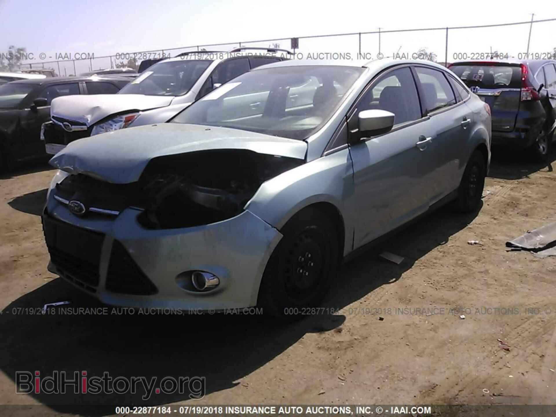 2012 Ford Focus - VIN: 1FAHP3F24CL469805 - Фото 2