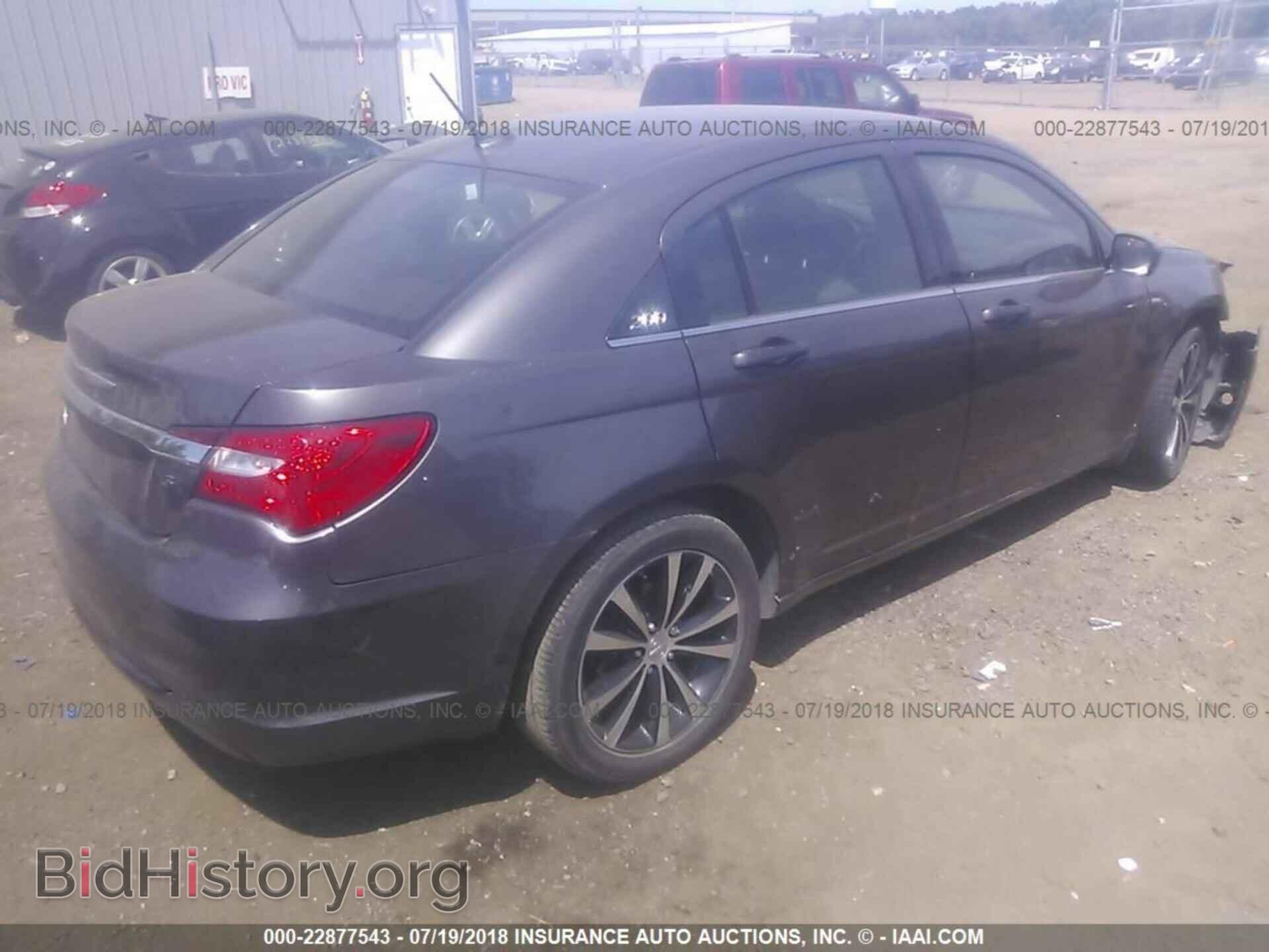 2014 Chrysler 200 - VIN: 1C3CCBBG9EN176568 - Фото 4
