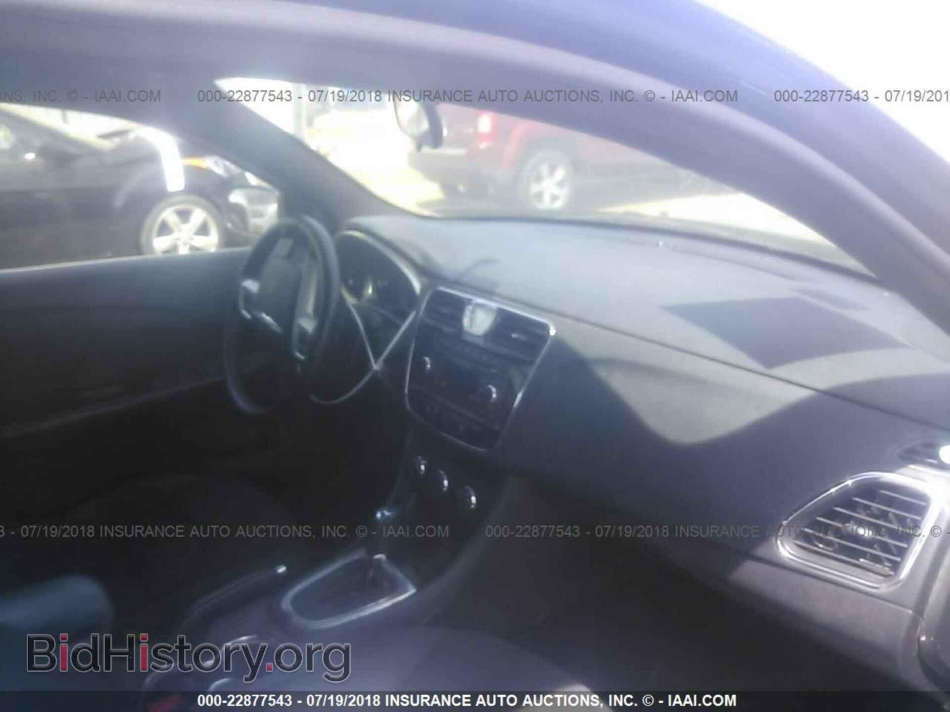 2014 Chrysler 200 - VIN: 1C3CCBBG9EN176568 - Фото 5