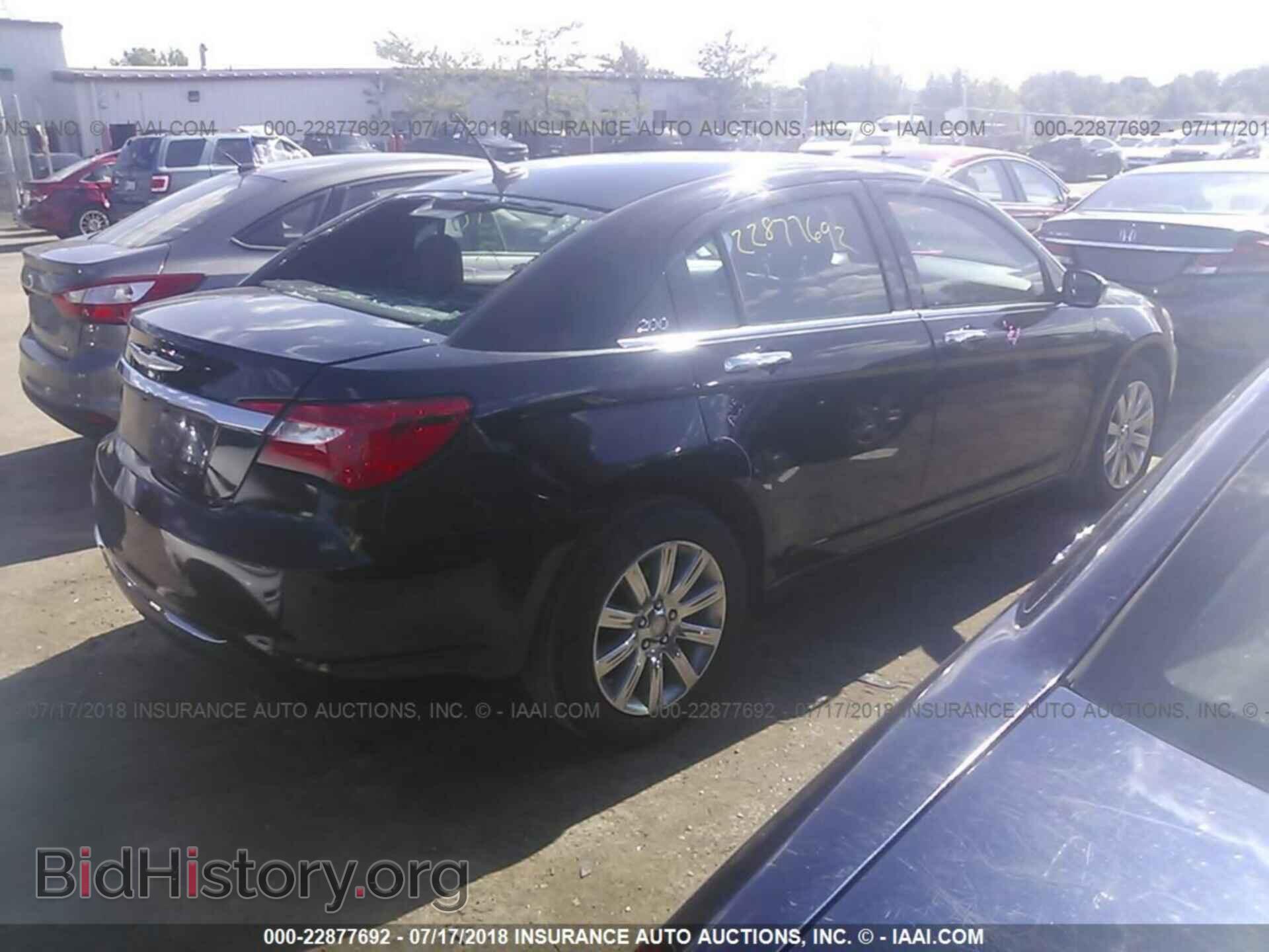 2014 Chrysler 200 - VIN: 1C3CCBCG9EN179663 - Photo 4