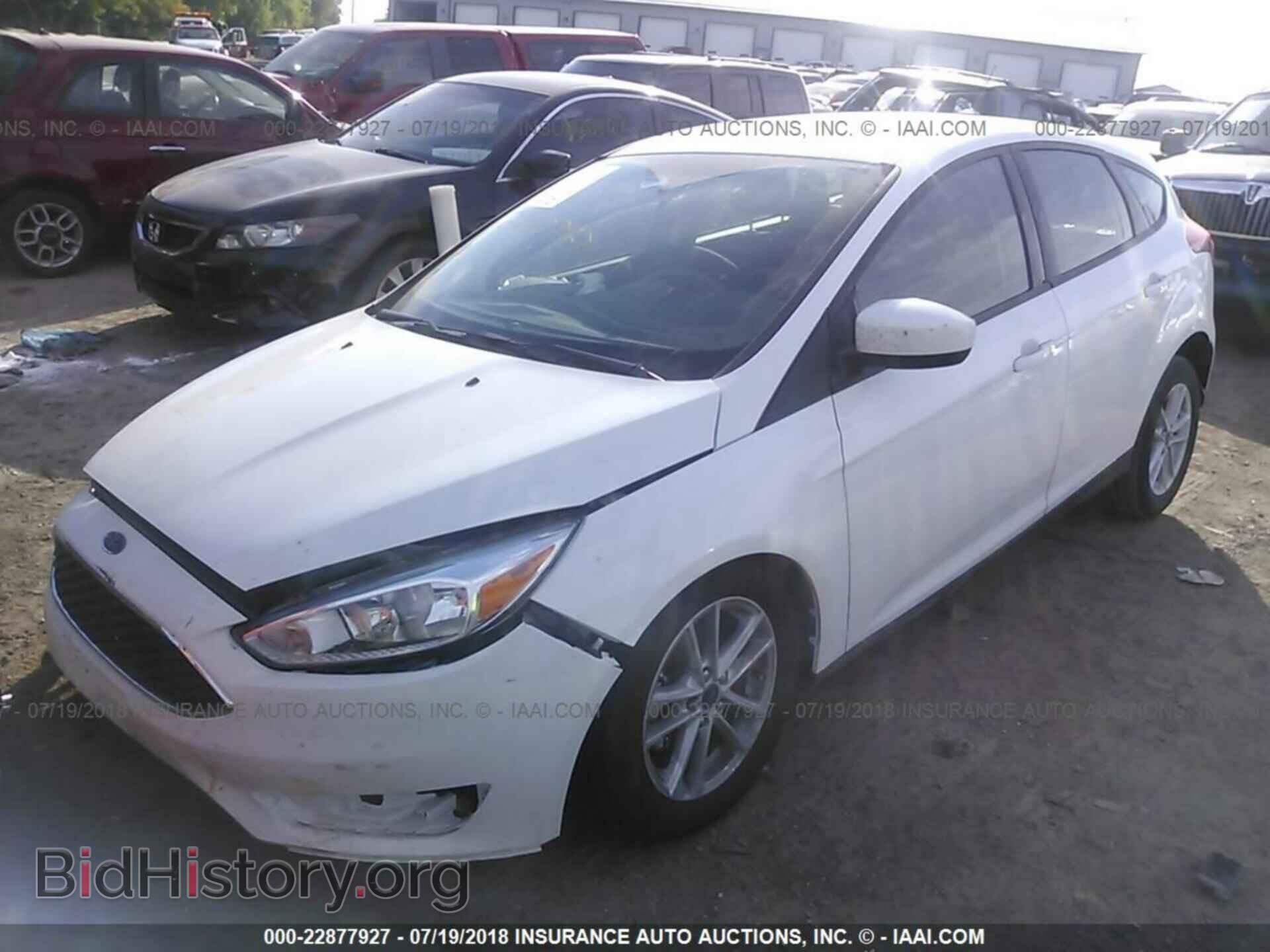 2018 Ford Focus - VIN: 1FADP3K29JL242756 - Photo 2