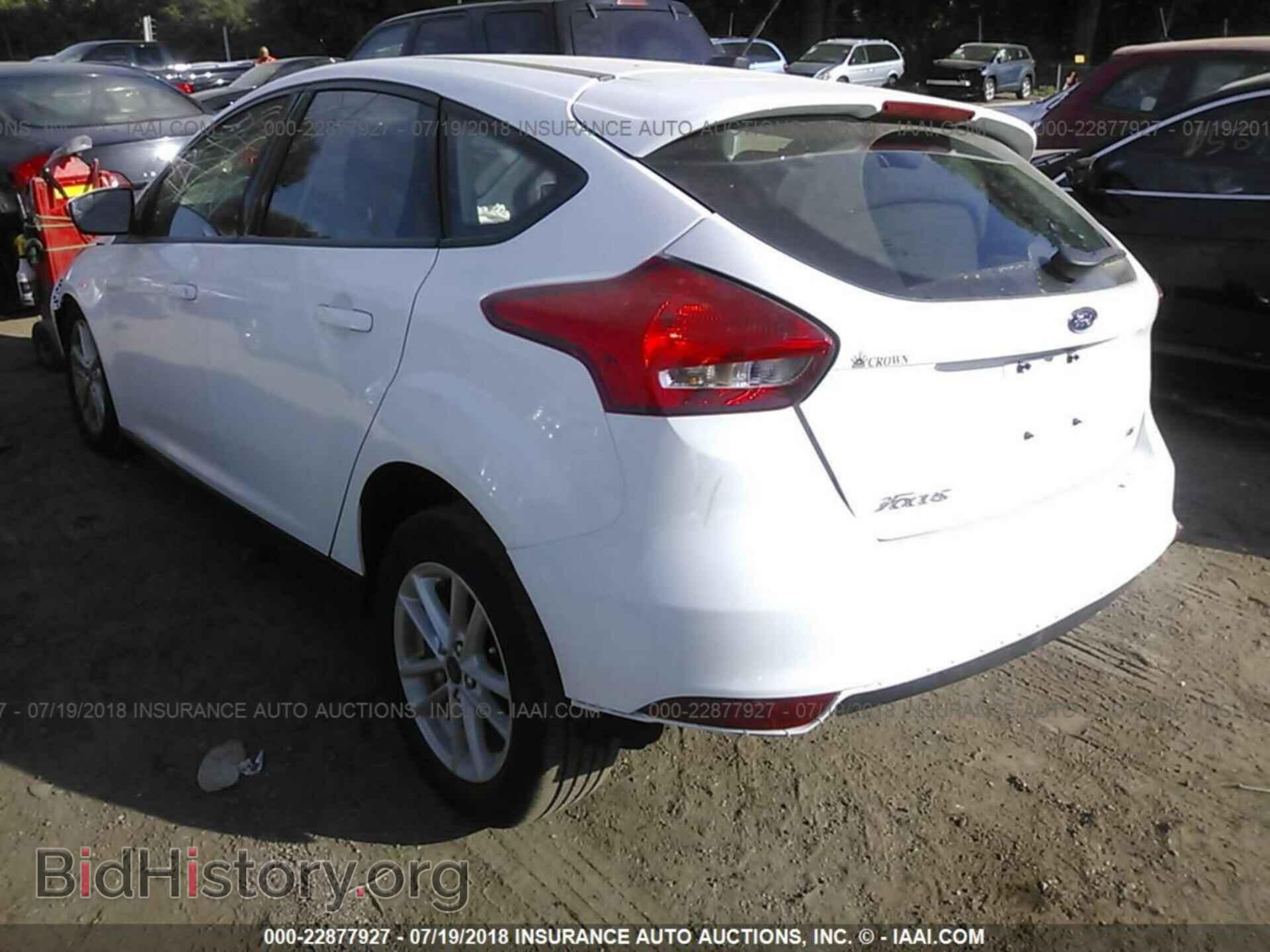 2018 Ford Focus - VIN: 1FADP3K29JL242756 - Photo 3