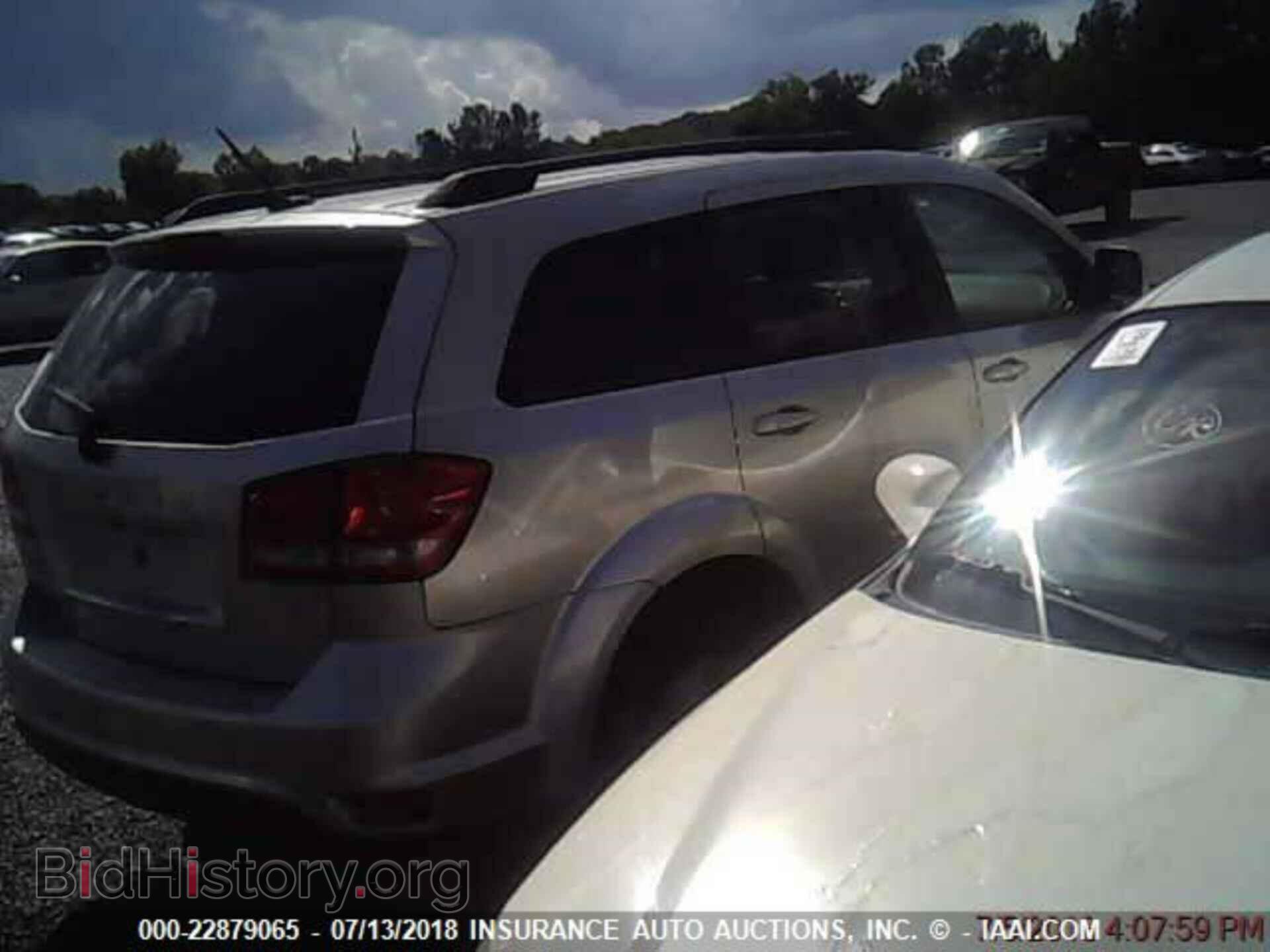 2011 Dodge Journey - VIN: 3D4PH1FG6BT567906 - Фото 2