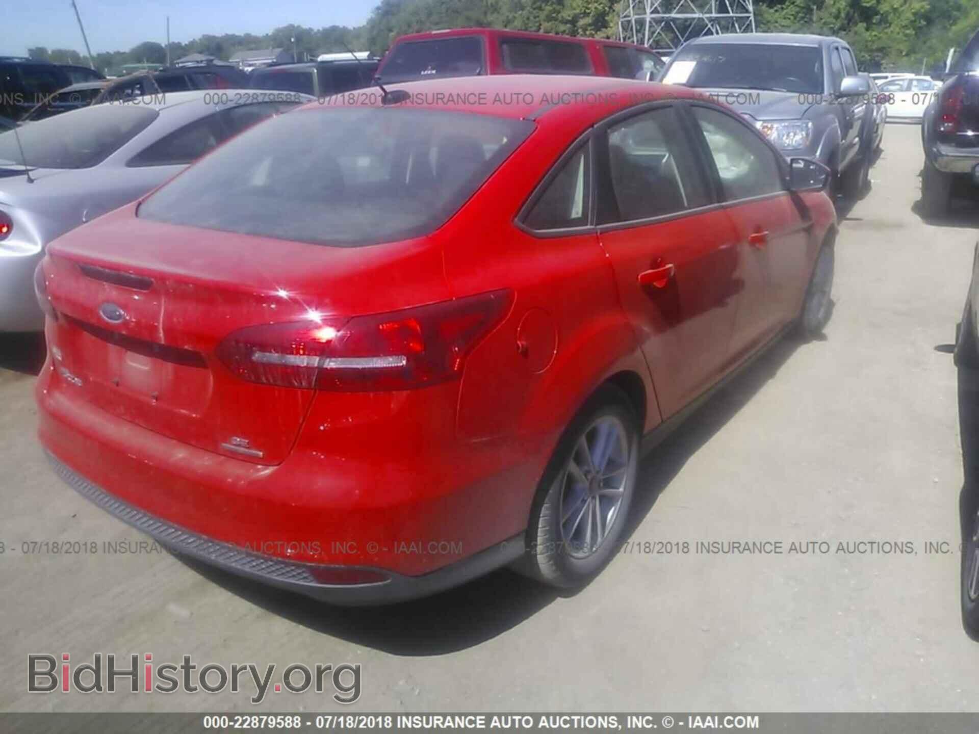 2016 Ford Focus - VIN: 1FADP3F2XGL263909 - Photo 4