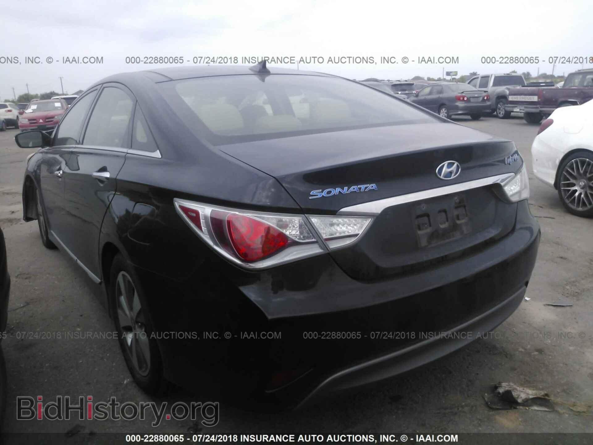 2012 Hyundai Sonata - VIN: KMHEC4A43CA044591 - Photo 3