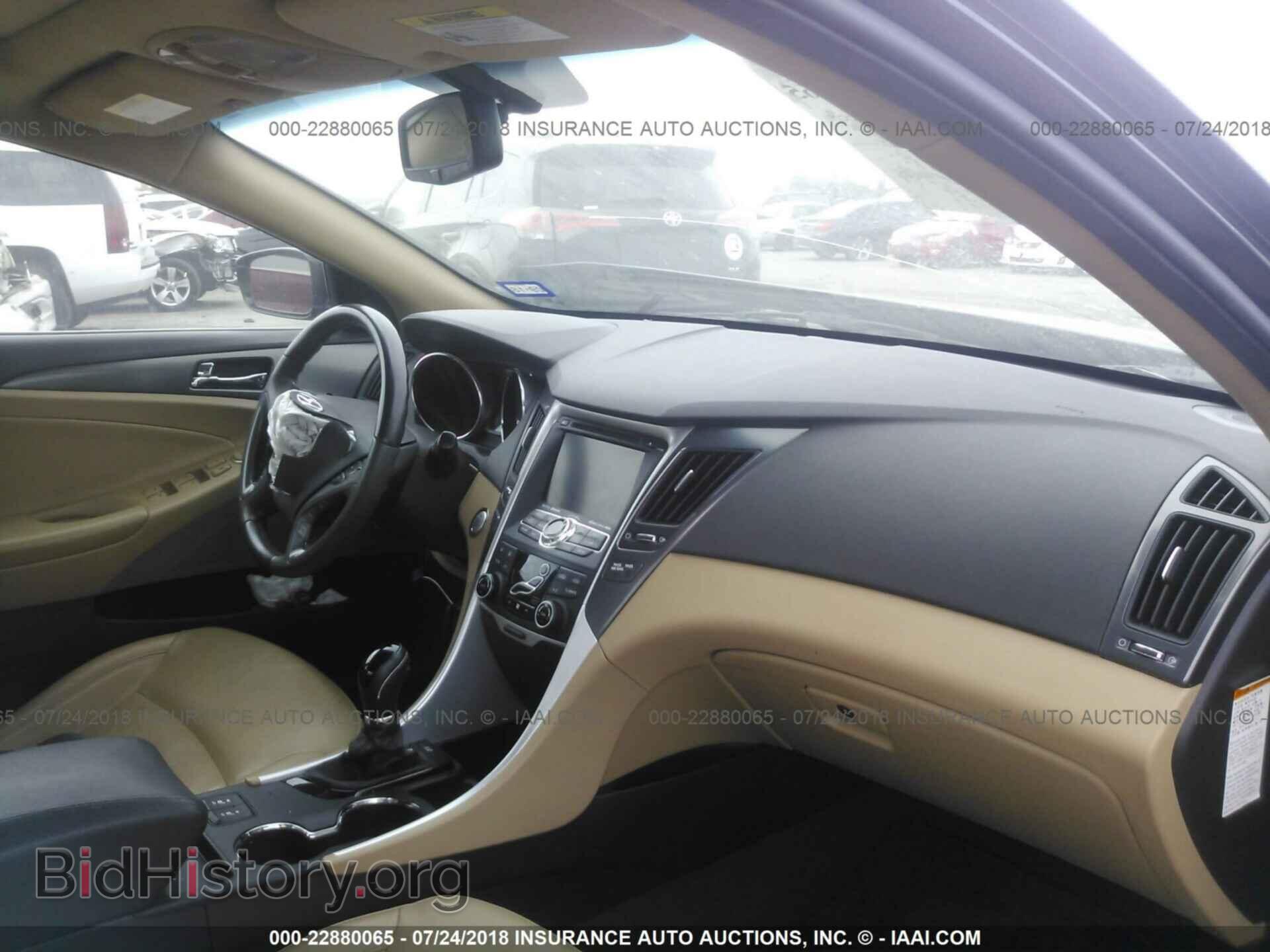 2012 Hyundai Sonata - VIN: KMHEC4A43CA044591 - Photo 5