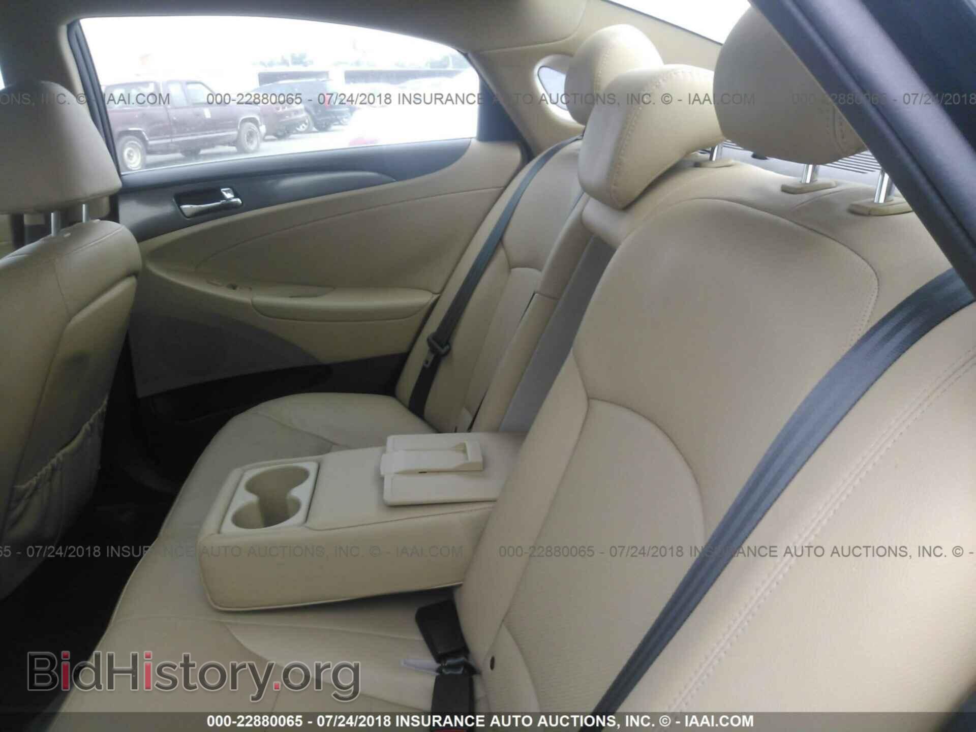 2012 Hyundai Sonata - VIN: KMHEC4A43CA044591 - Photo 8