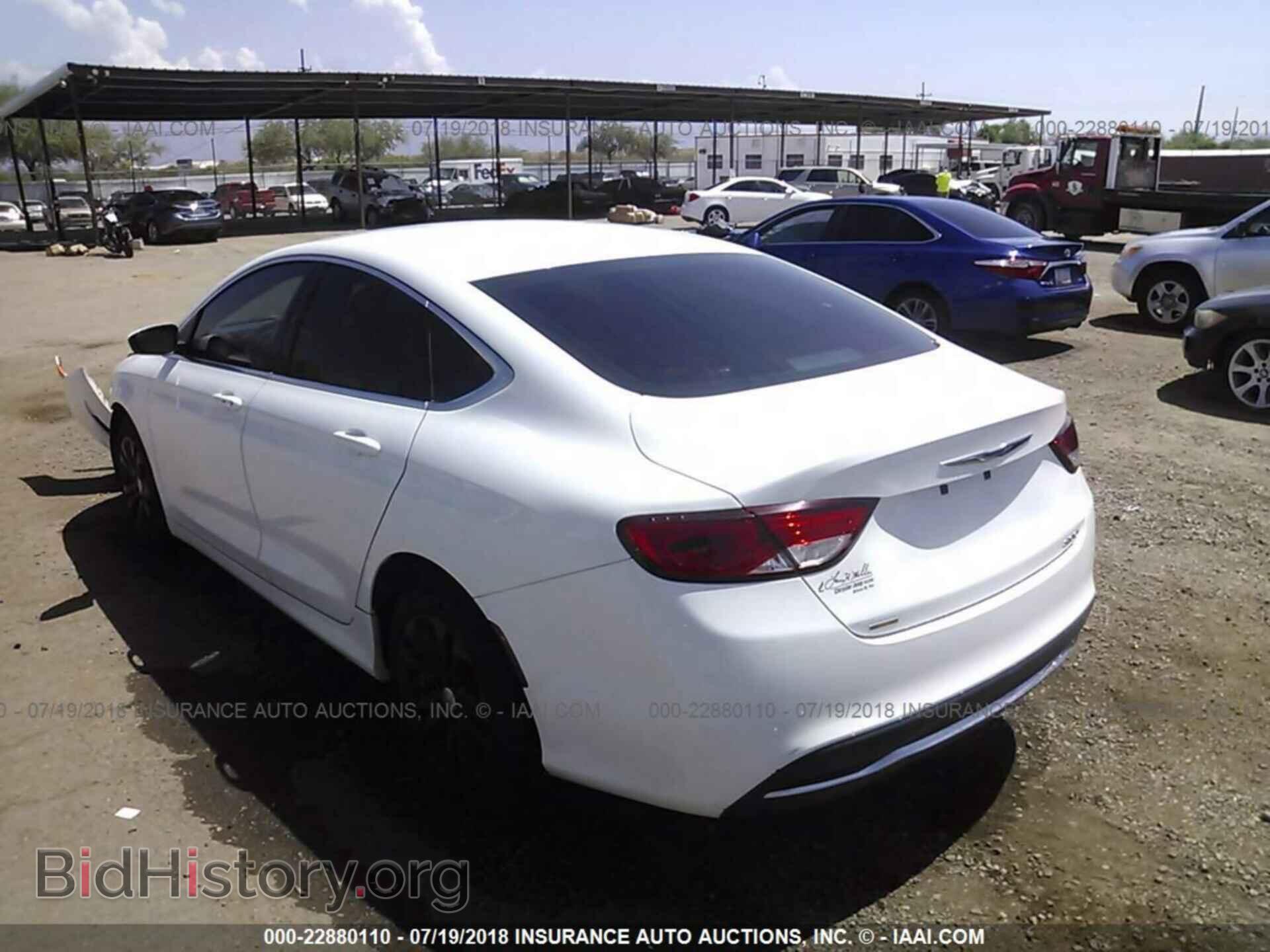 2015 Chrysler 200 - VIN: 1C3CCCAB8FN576327 - Photo 3