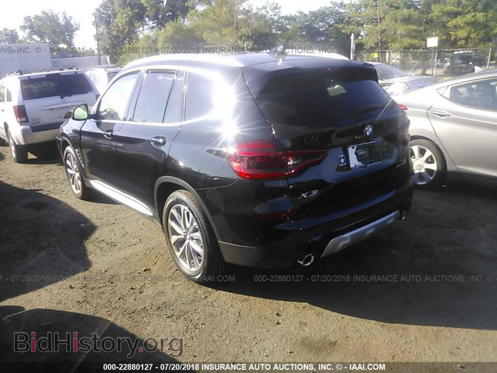 2018 BMW X3 - VIN: 5UXTR9C51JLD72737 - Фото 3