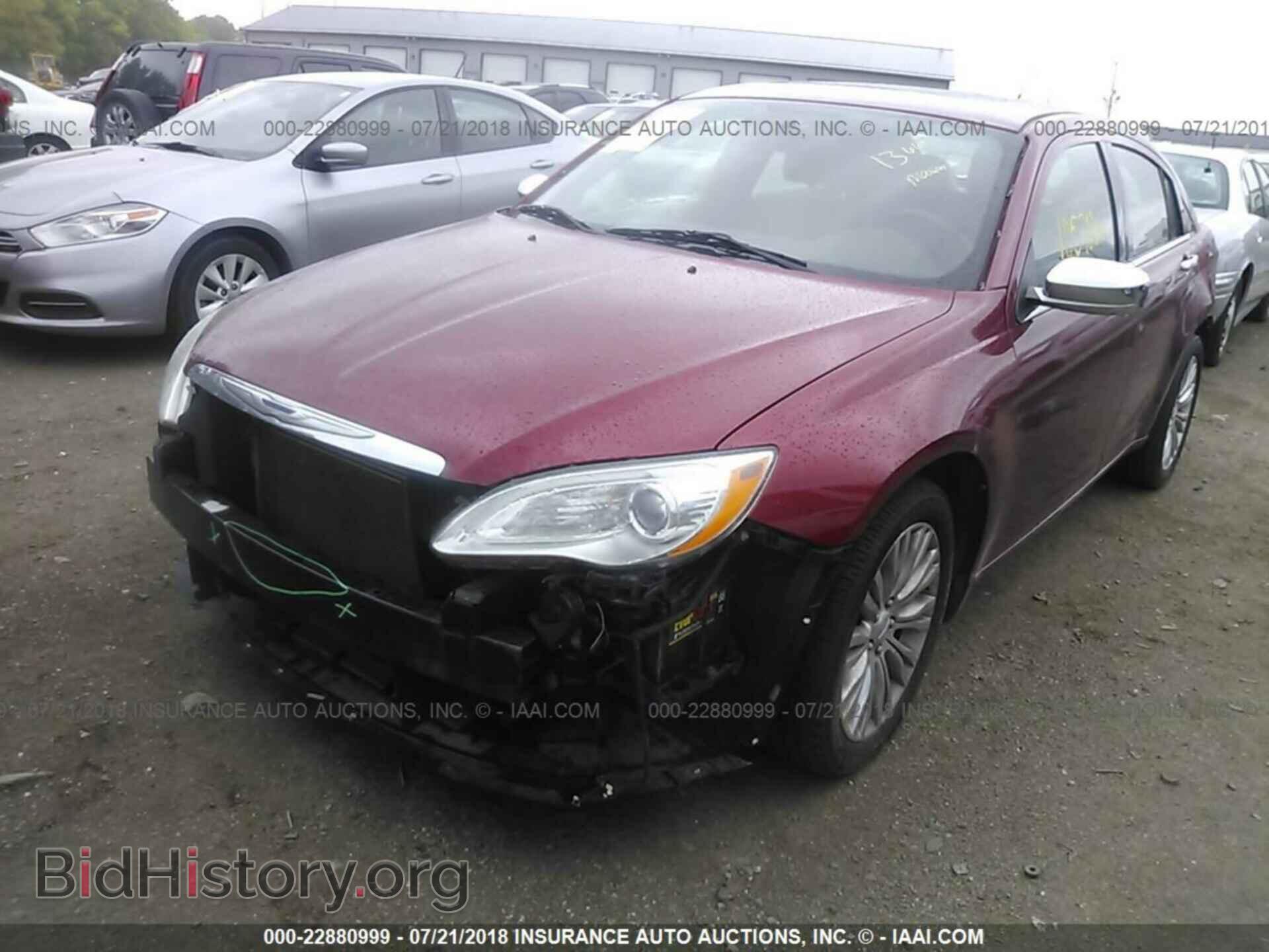 2011 Chrysler 200 - VIN: 1C3BC2FBXBN532807 - Photo 2