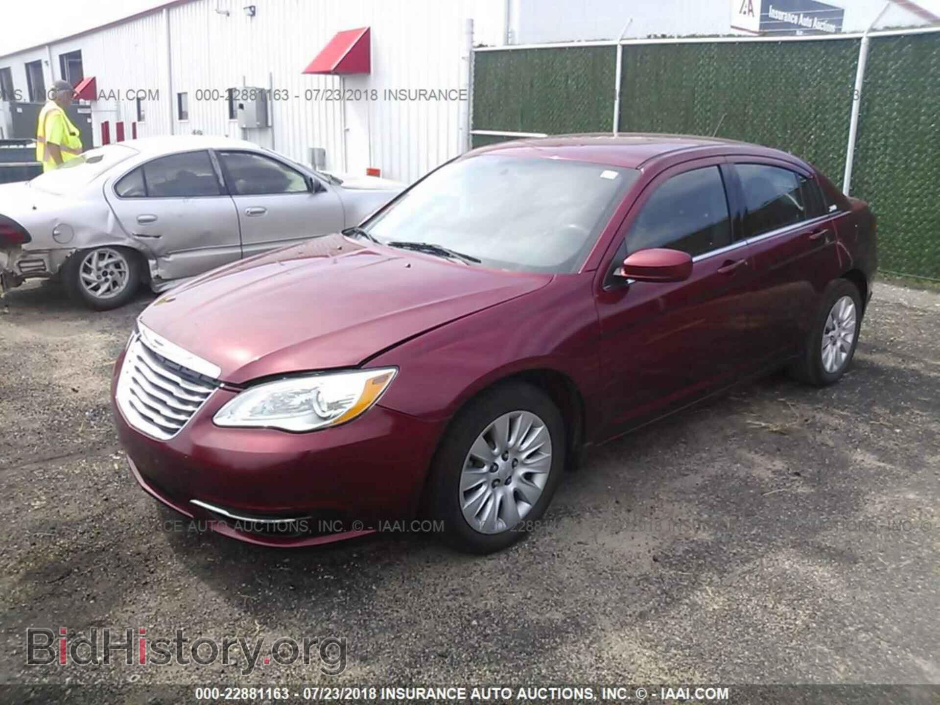 2014 Chrysler 200 - VIN: 1C3CCBAG8EN137150 - Photo 2