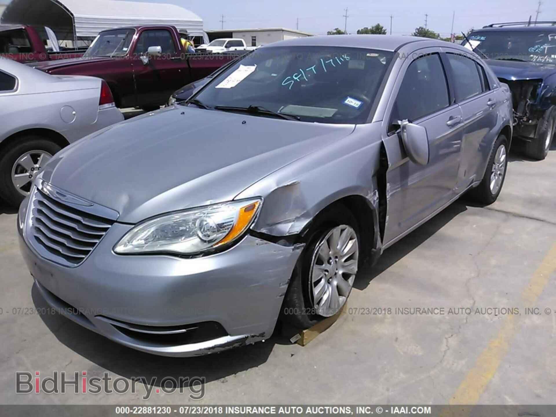 2014 Chrysler 200 - VIN: 1C3CCBAB4EN212396 - Photo 2