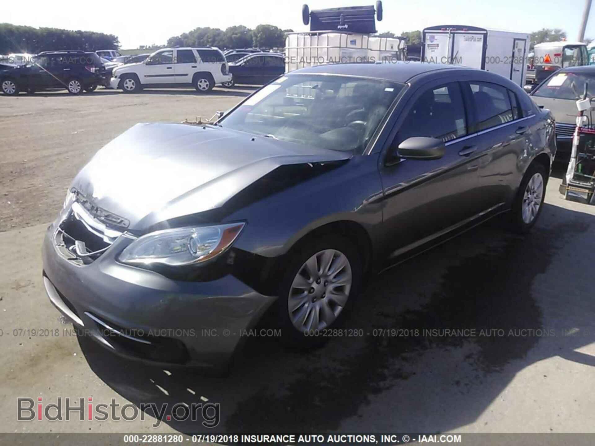 2012 Chrysler 200 - VIN: 1C3CCBAB7CN321187 - Фото 2