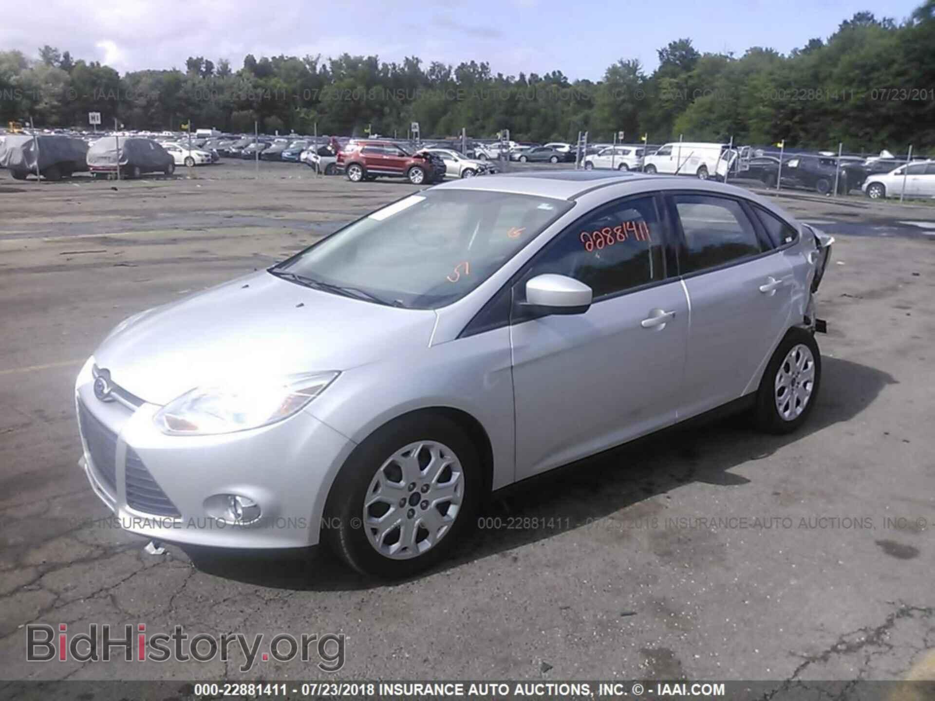2012 Ford Focus - VIN: 1FAHP3F20CL412520 - Photo 2