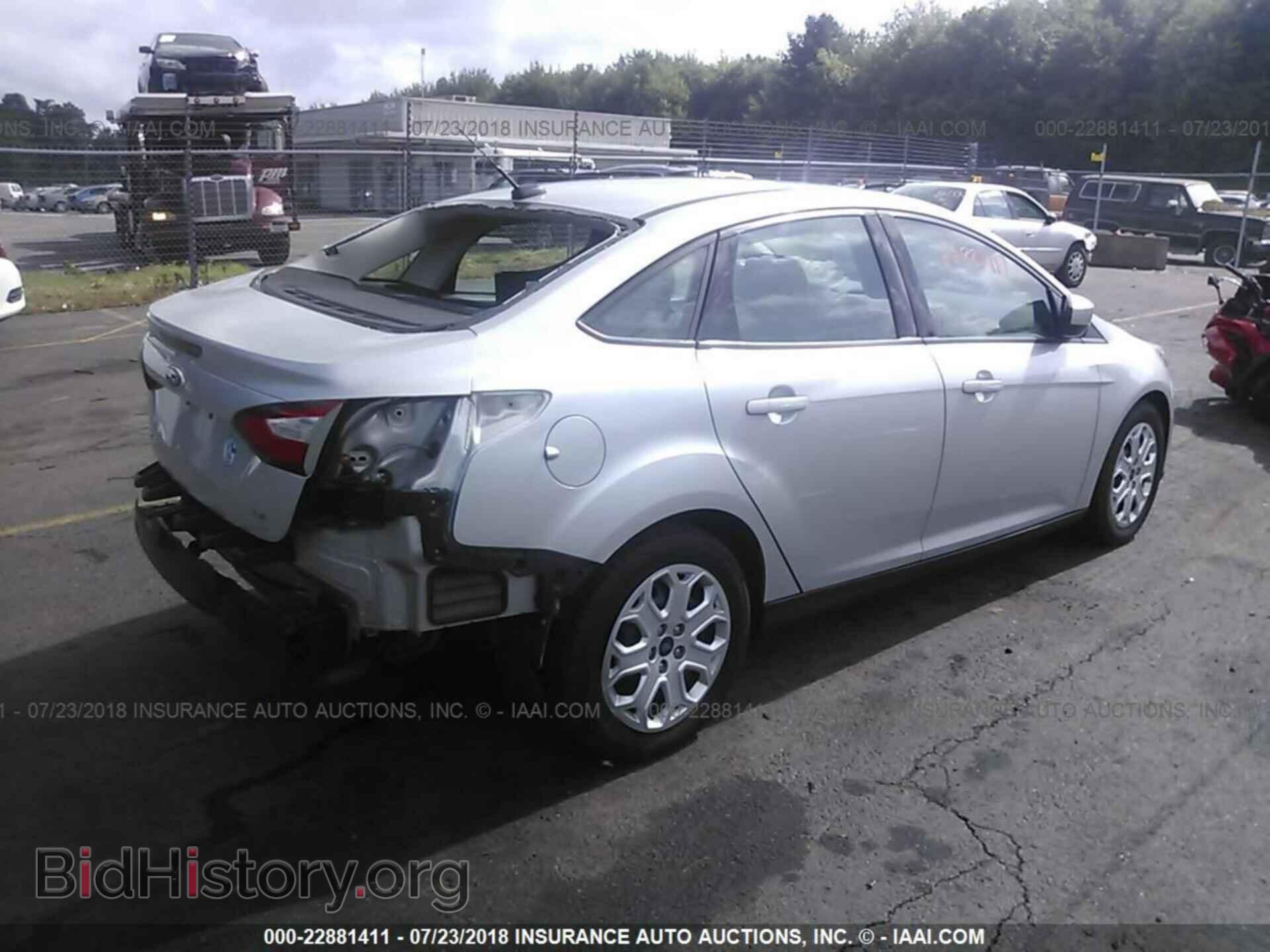 2012 Ford Focus - VIN: 1FAHP3F20CL412520 - Photo 4