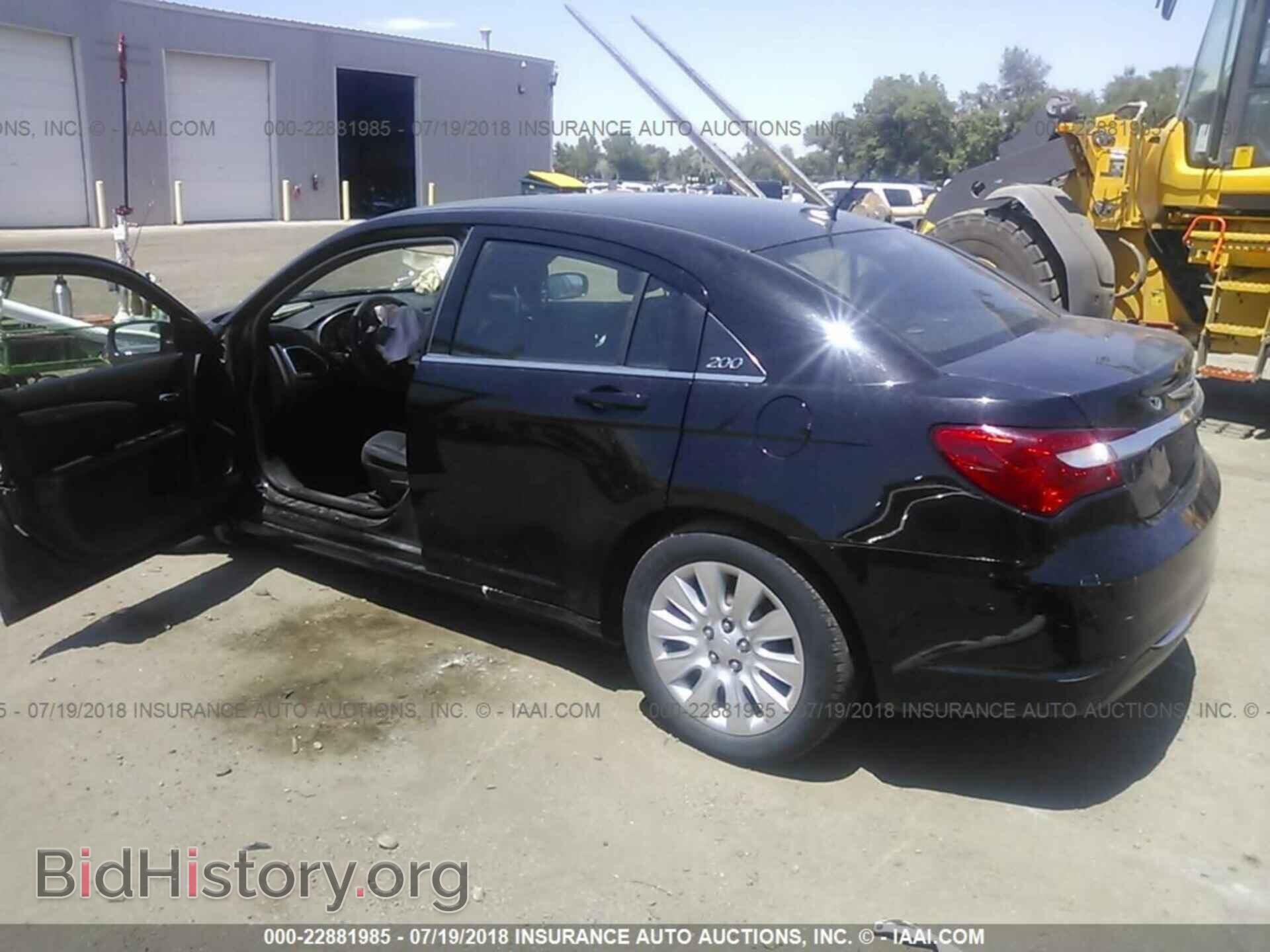 2013 Chrysler 200 - VIN: 1C3CCBAB4DN647160 - Фото 3