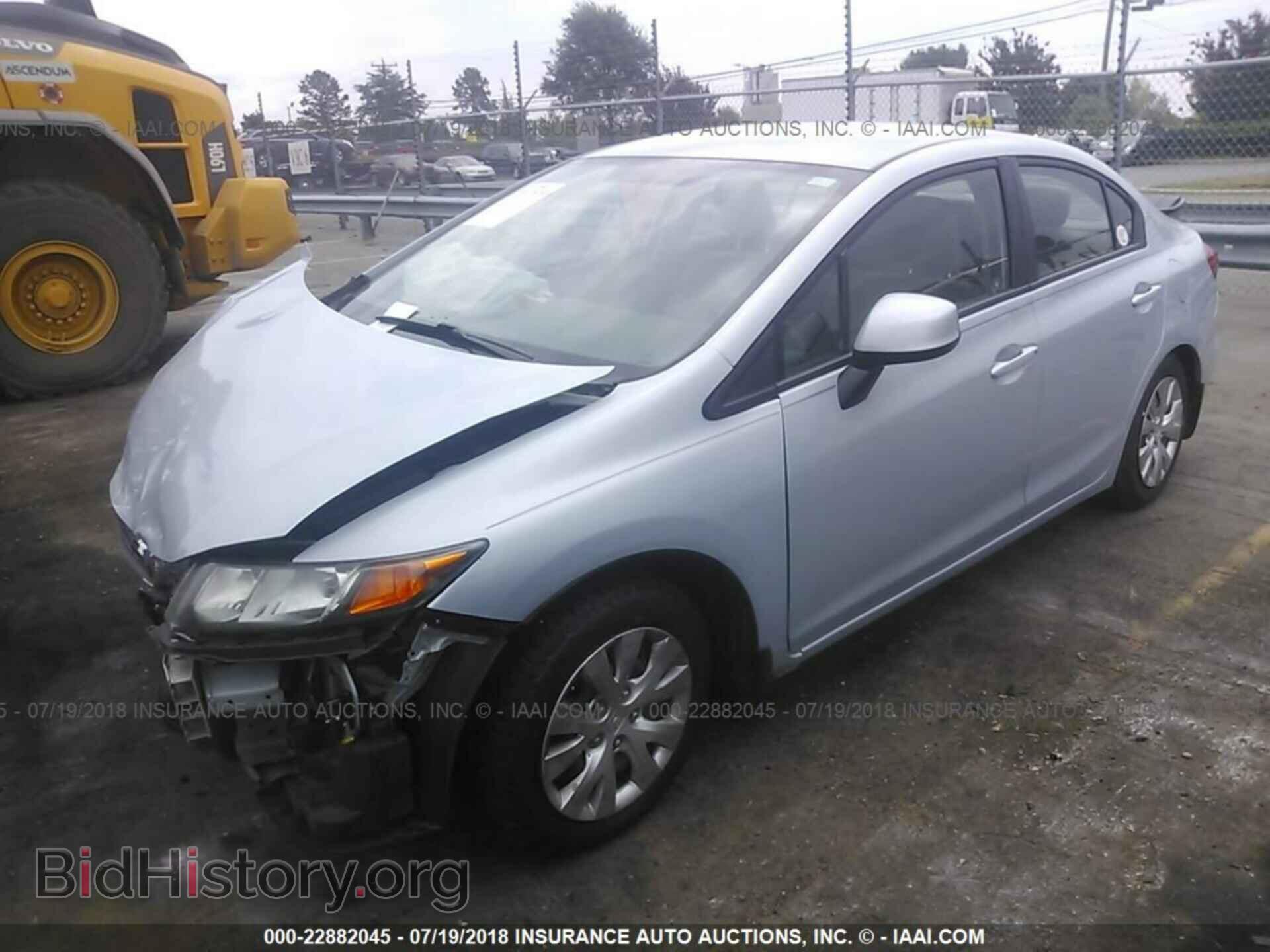 2012 Honda Civic - VIN: 2HGFB2F51CH587636 - Photo 2