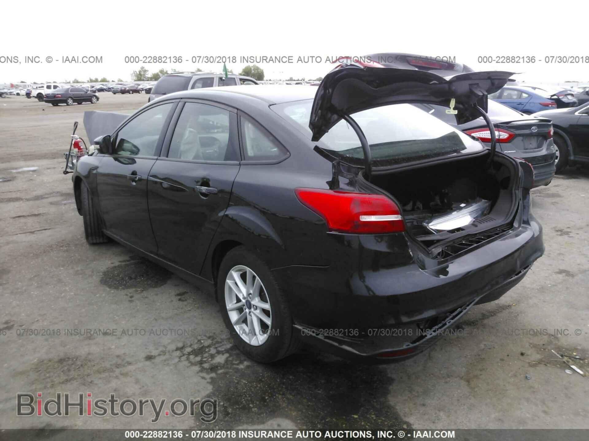 2016 Ford Focus - VIN: 1FADP3F28GL289697 - Фото 3
