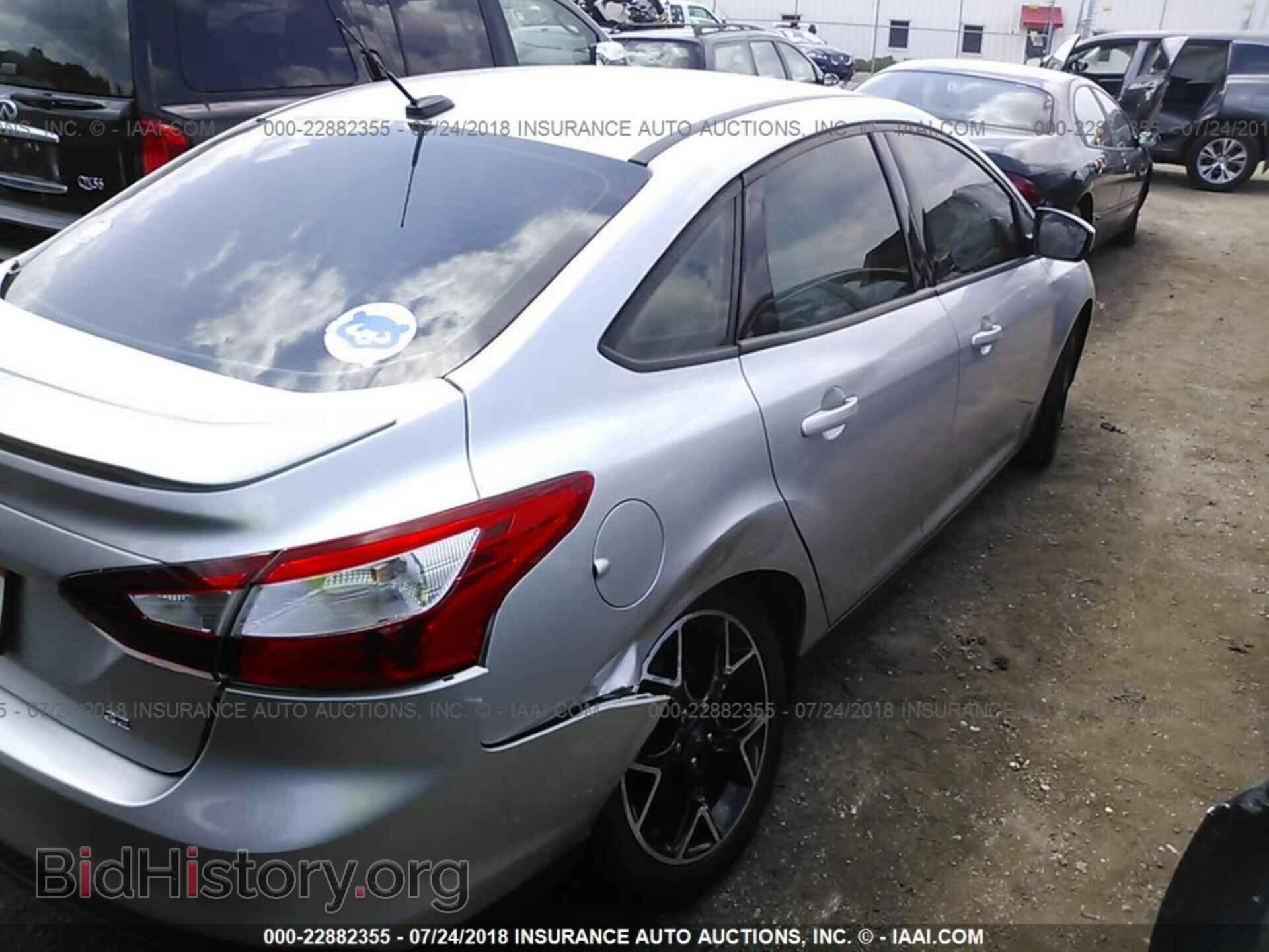 2012 Ford Focus - VIN: 1FAHP3F27CL127135 - Photo 4