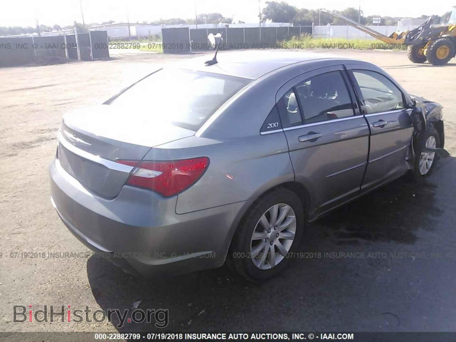 2013 Chrysler 200 - VIN: 1C3CCBBG0DN659929 - Photo 4