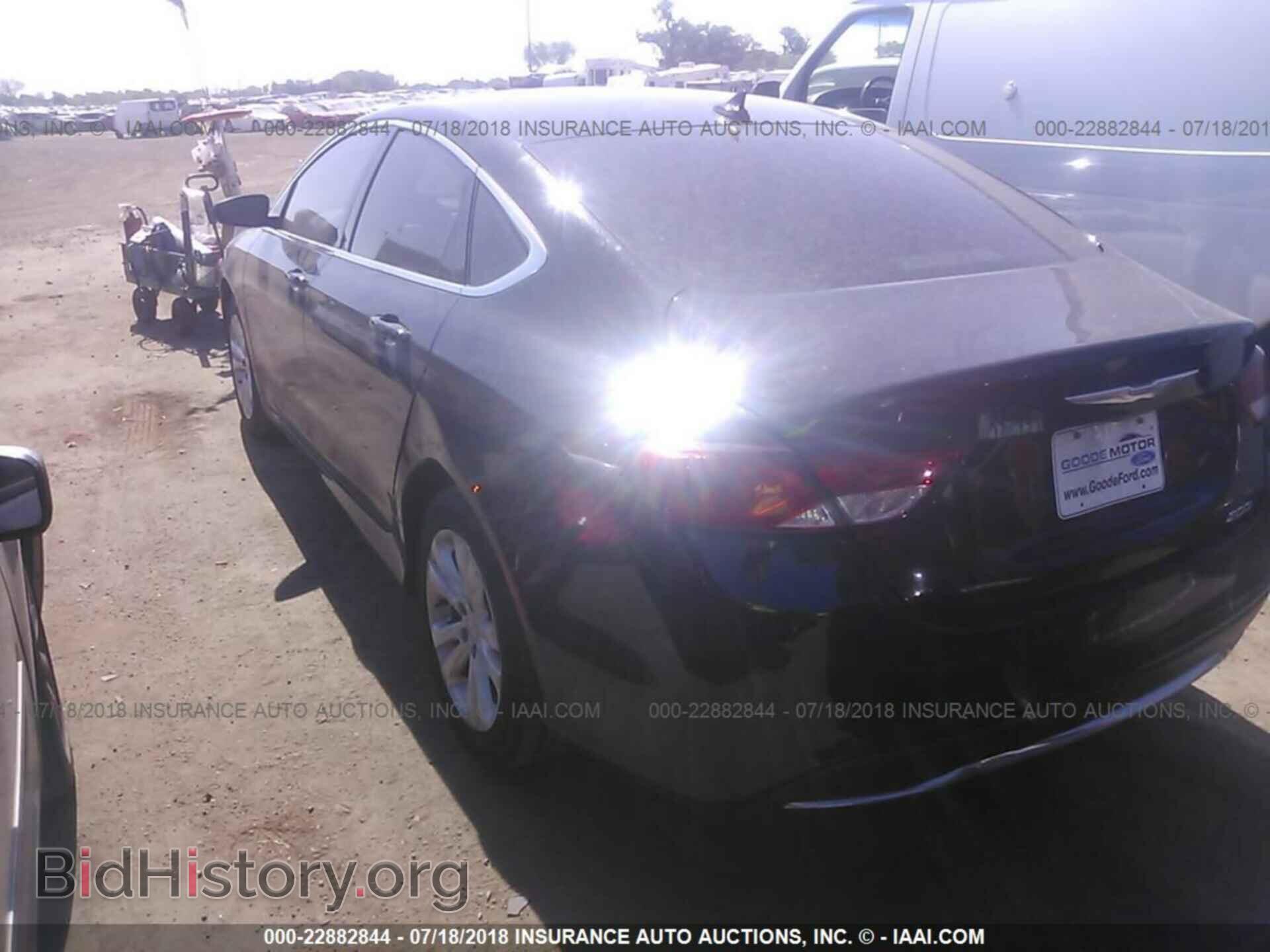 2015 Chrysler 200 - VIN: 1C3CCCAB3FN672236 - Фото 3