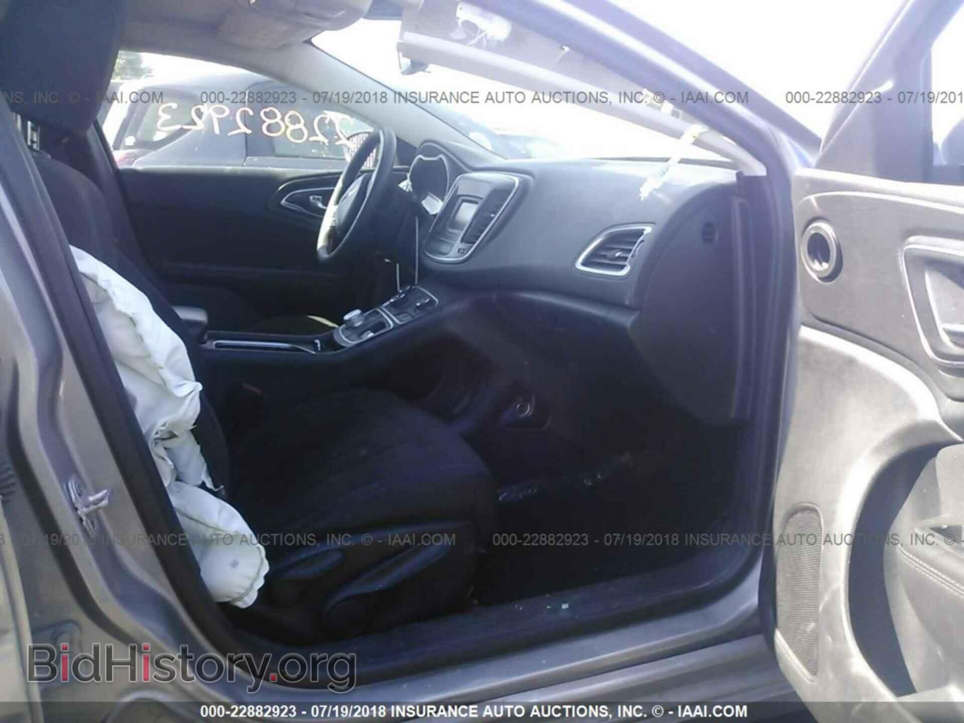 2016 Chrysler 200 - VIN: 1C3CCCAB7GN171366 - Фото 5