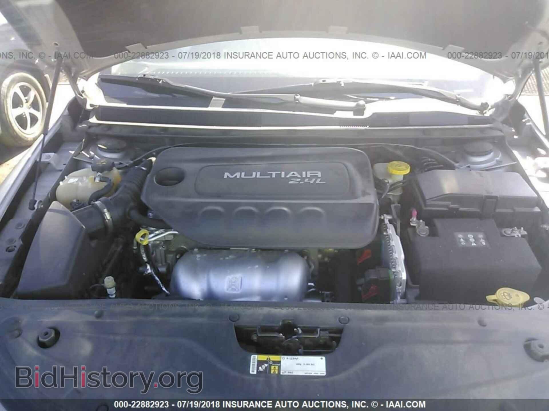 2016 Chrysler 200 - VIN: 1C3CCCAB7GN171366 - Фото 10