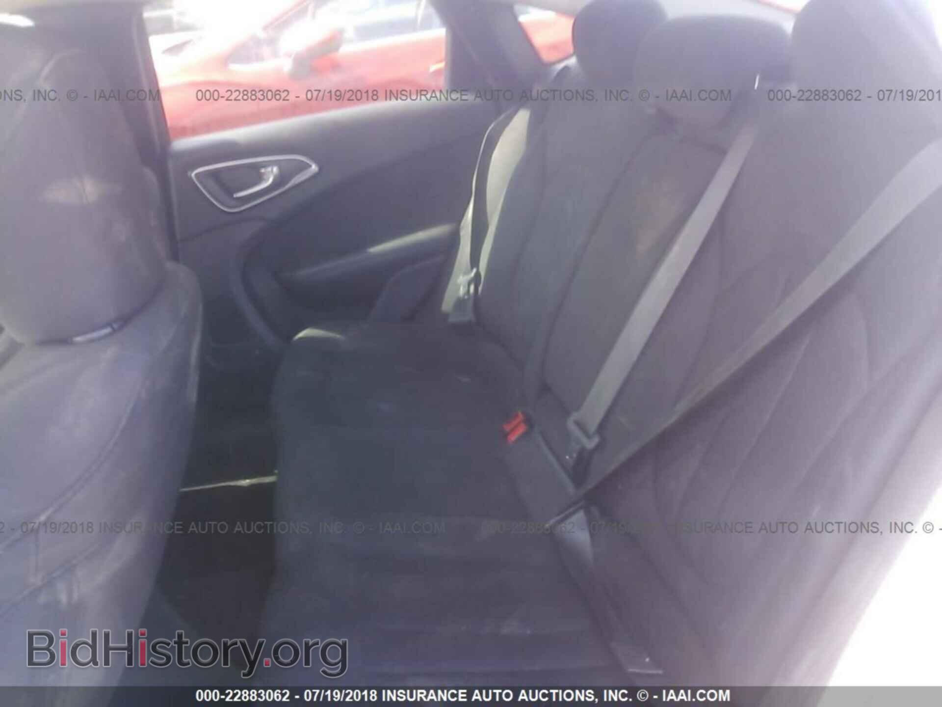 2015 Chrysler 200 - VIN: 1C3CCCAB6FN667760 - Photo 8